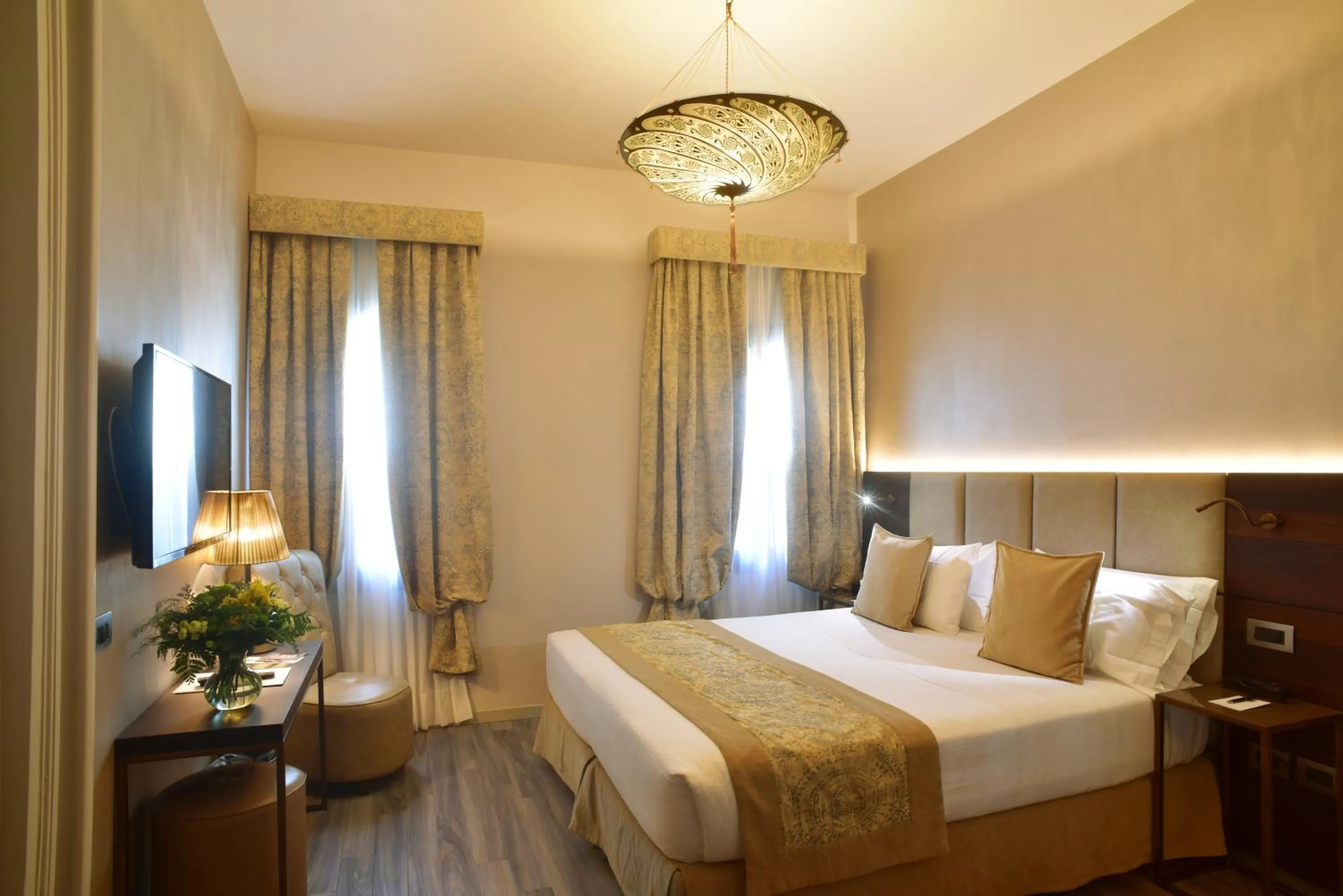 Comfort King Double or Twin Room in Hotel Aquarius Venice - Ascend Collection