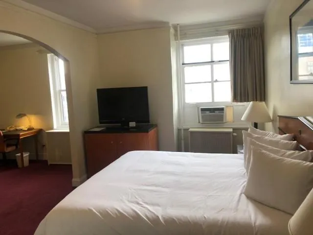 Deluxe King Suite with One King Bed - Non-Smoking in Travelodge by Wyndham Downtown Chicago