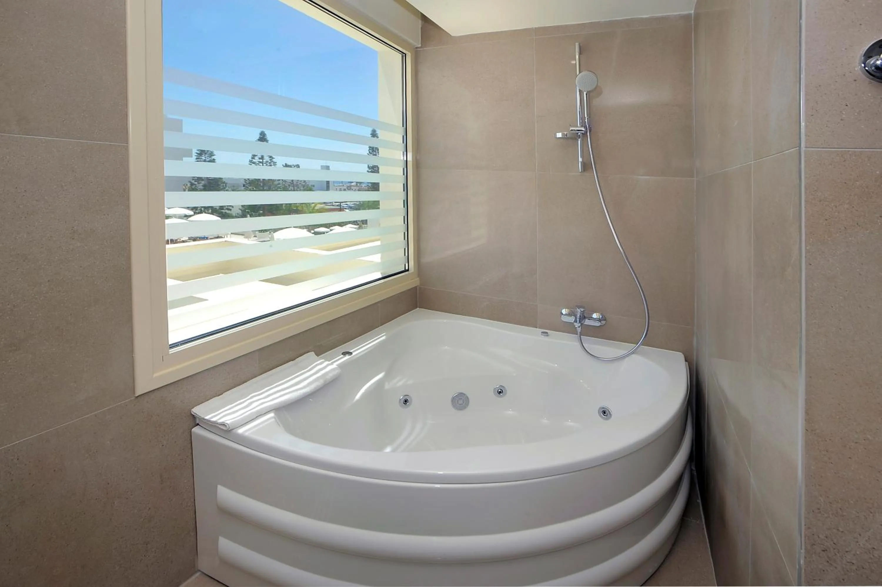 Luxury Suite with Sea View & Spa Bath in Nelia Beach Hotel & Spa