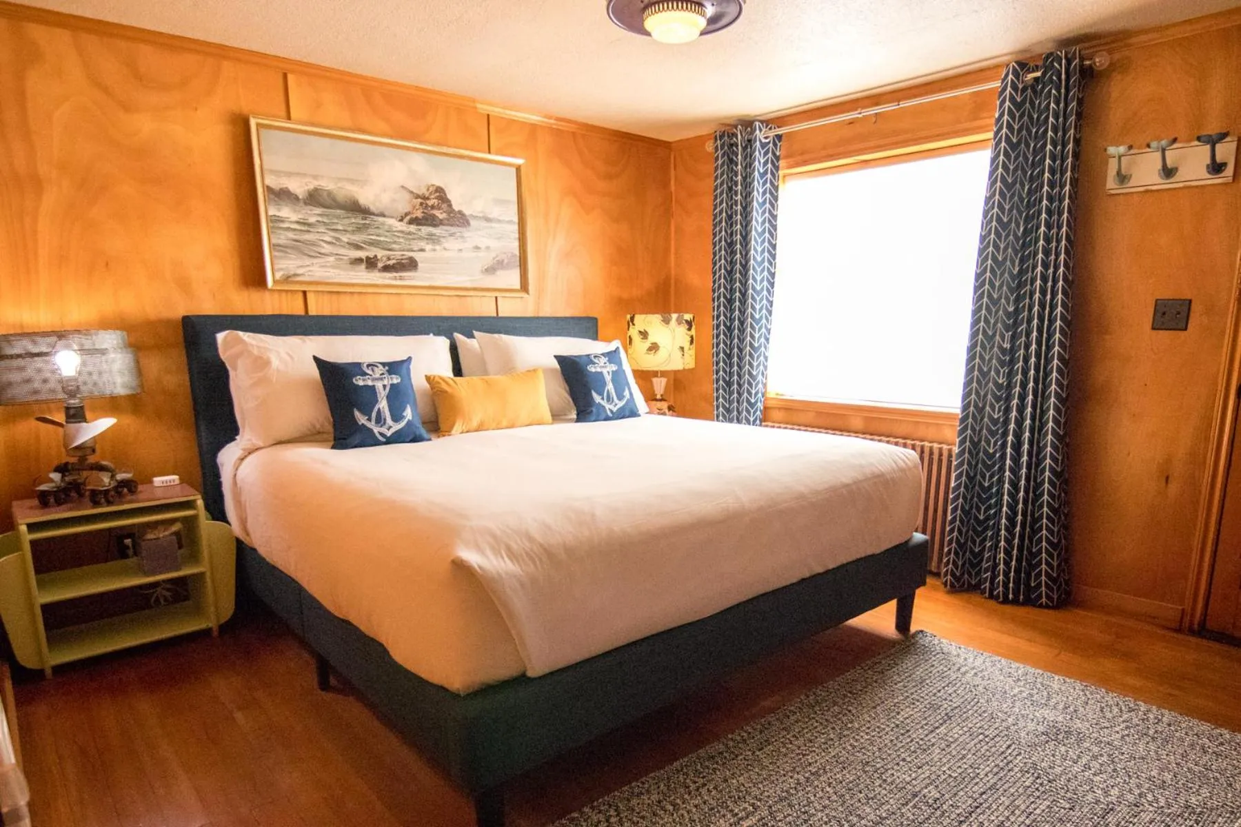 Deluxe King Room in Anchor Inn Resort