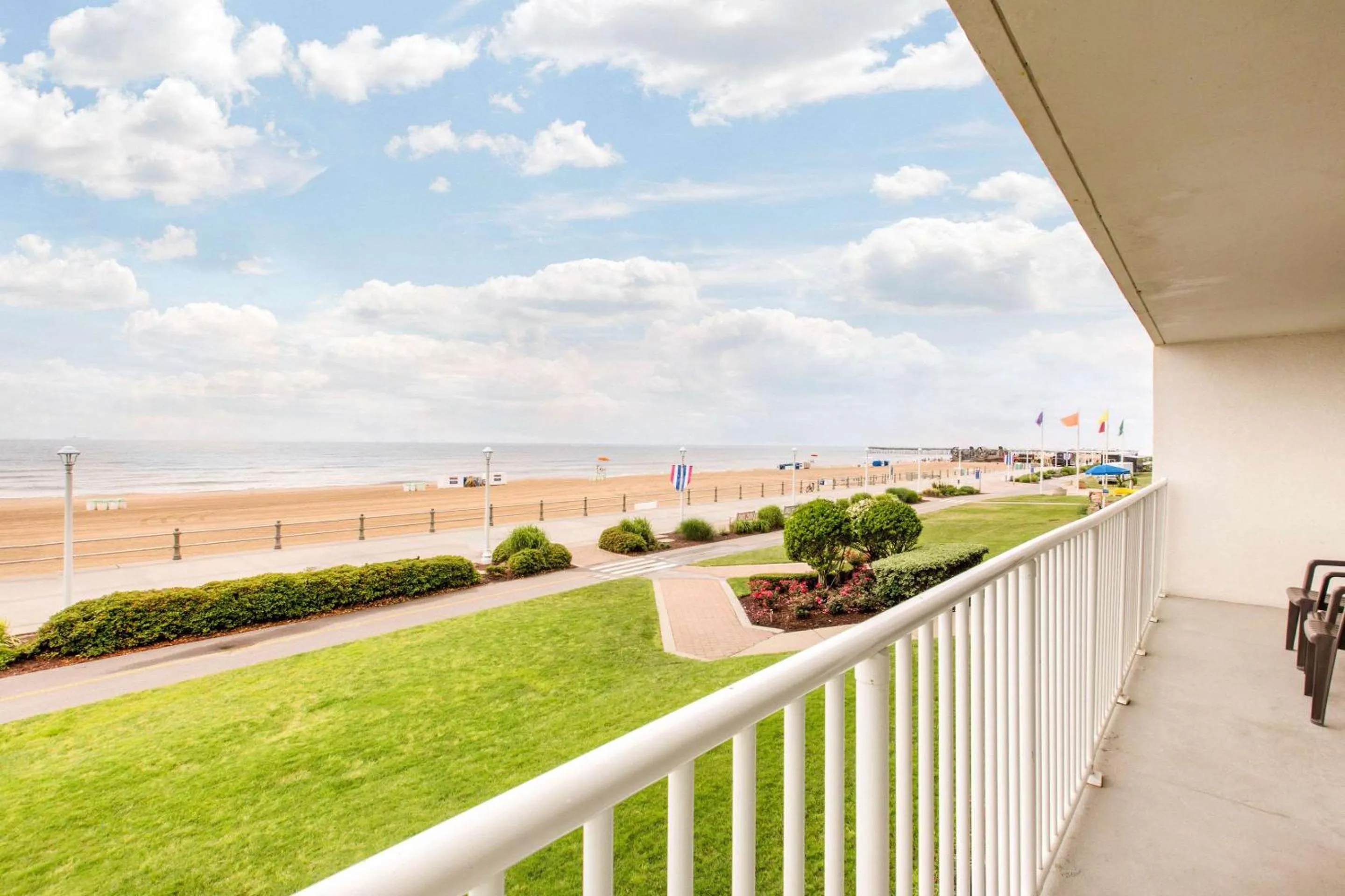 King Suite with Accessible Roll-In Shower - Non-Smoking in Coastal Hotel & Suites Virginia Beach - Oceanfront