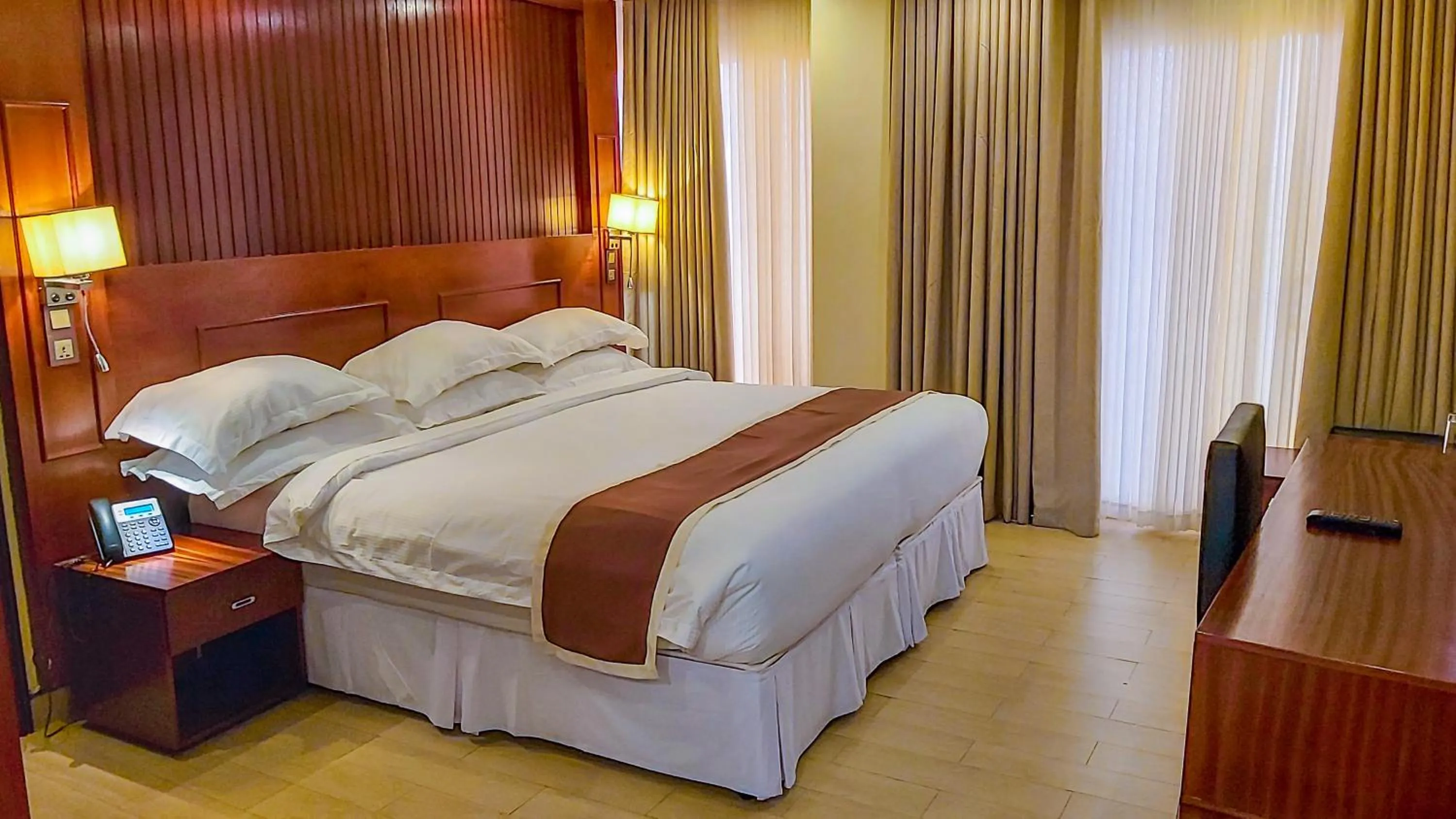 Deluxe Double Room - single occupancy in Sainte Famille Hotel