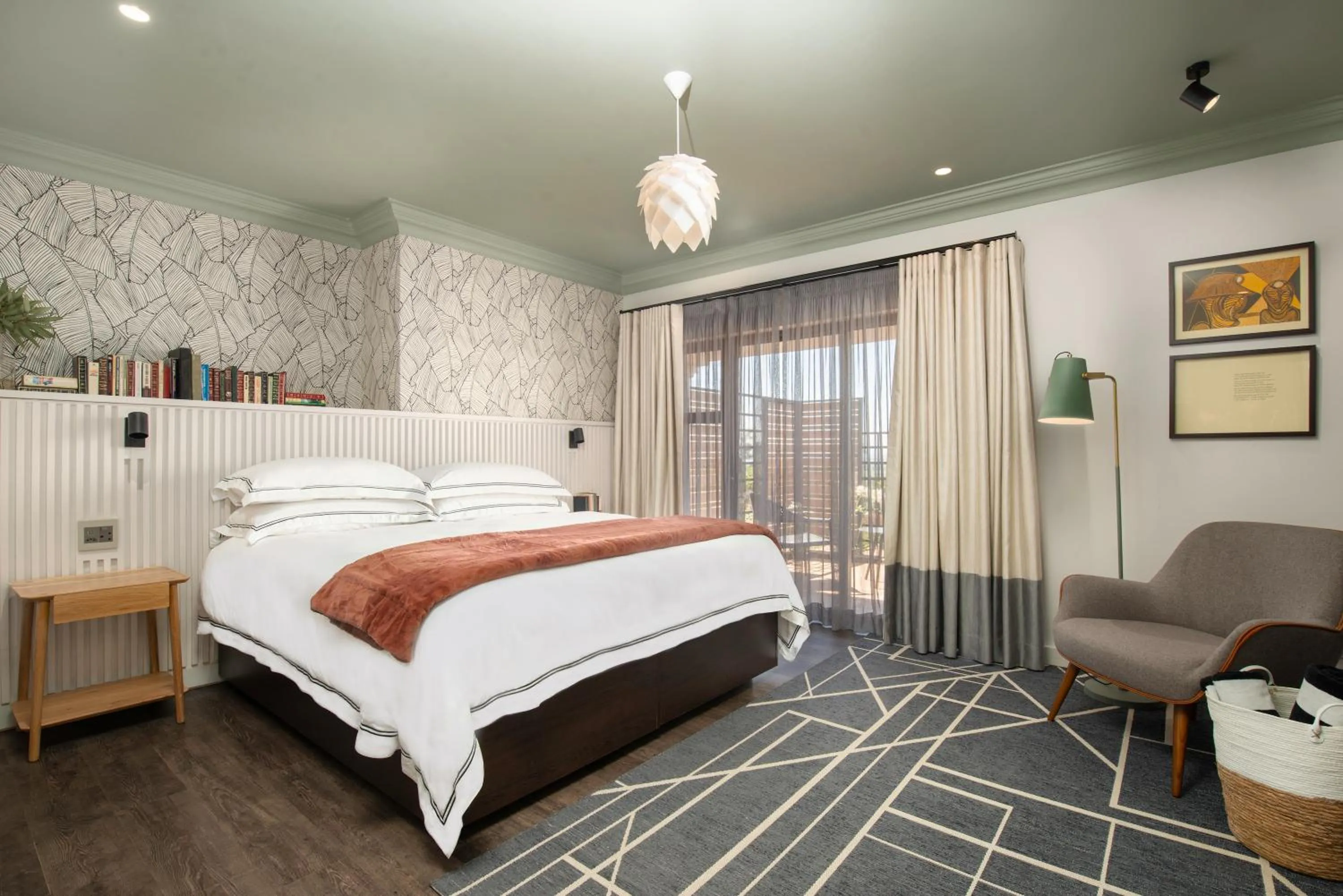 Deluxe Suite - single occupancy in The Feather Hill Boutique Hotel
