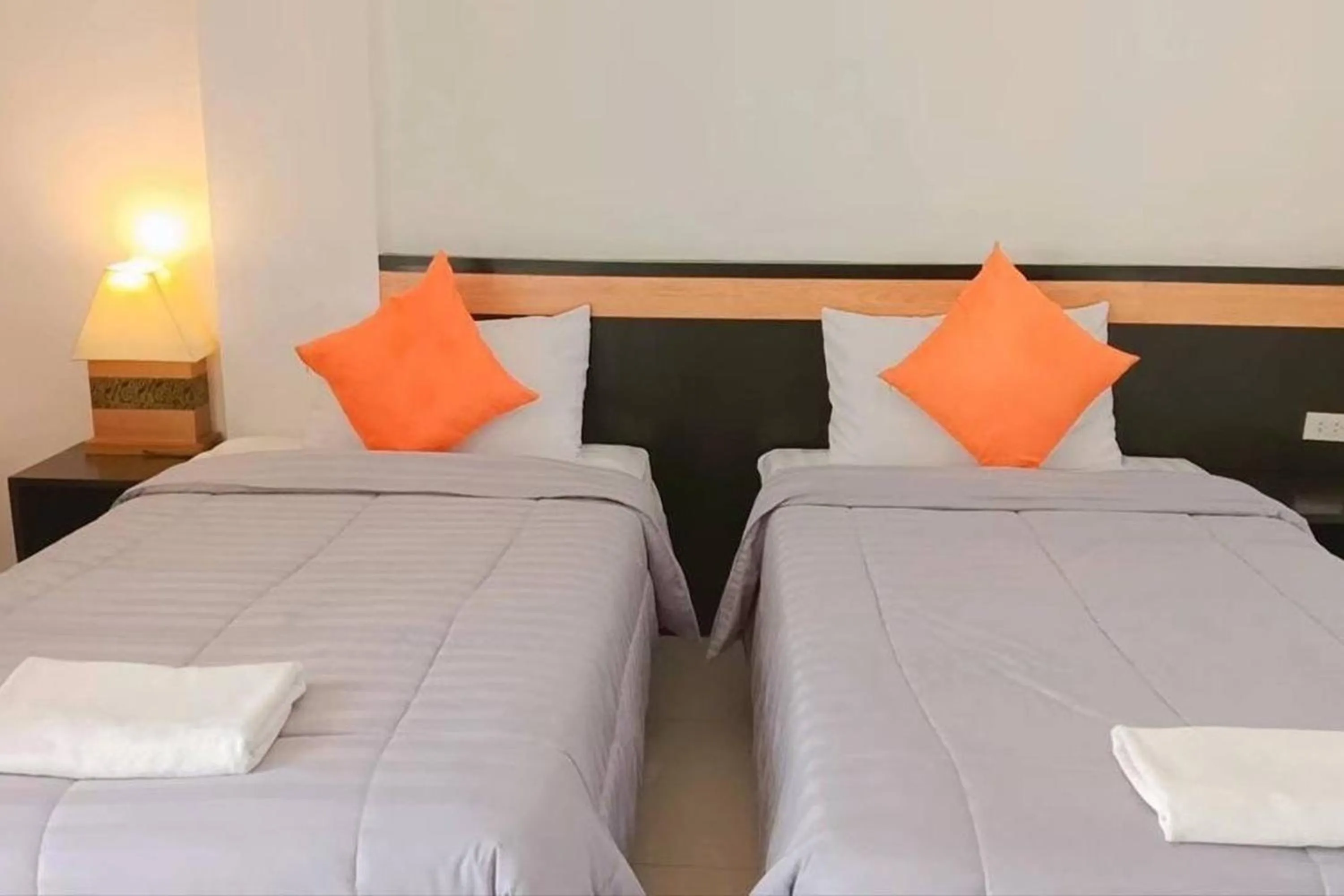 Deluxe Twin Room in Praew Mansion