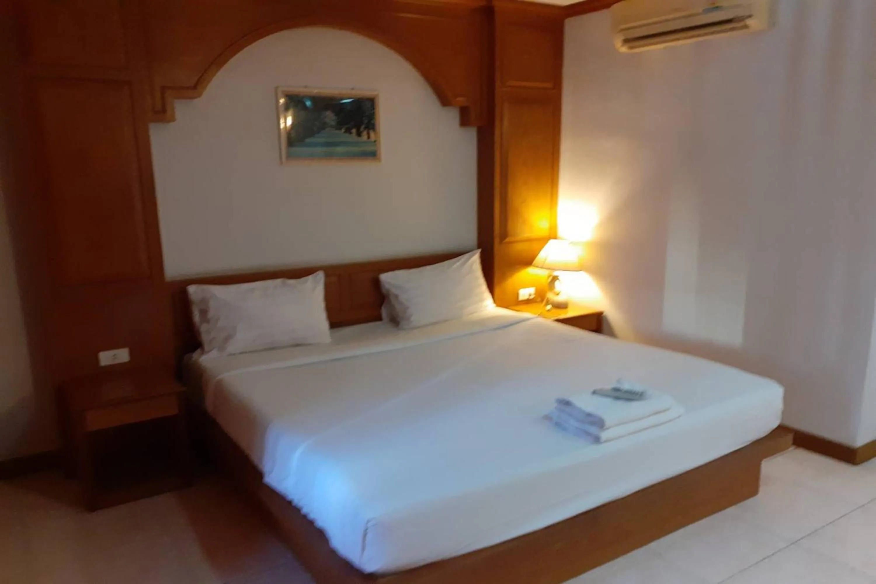 Deluxe Double Room in Praew Mansion