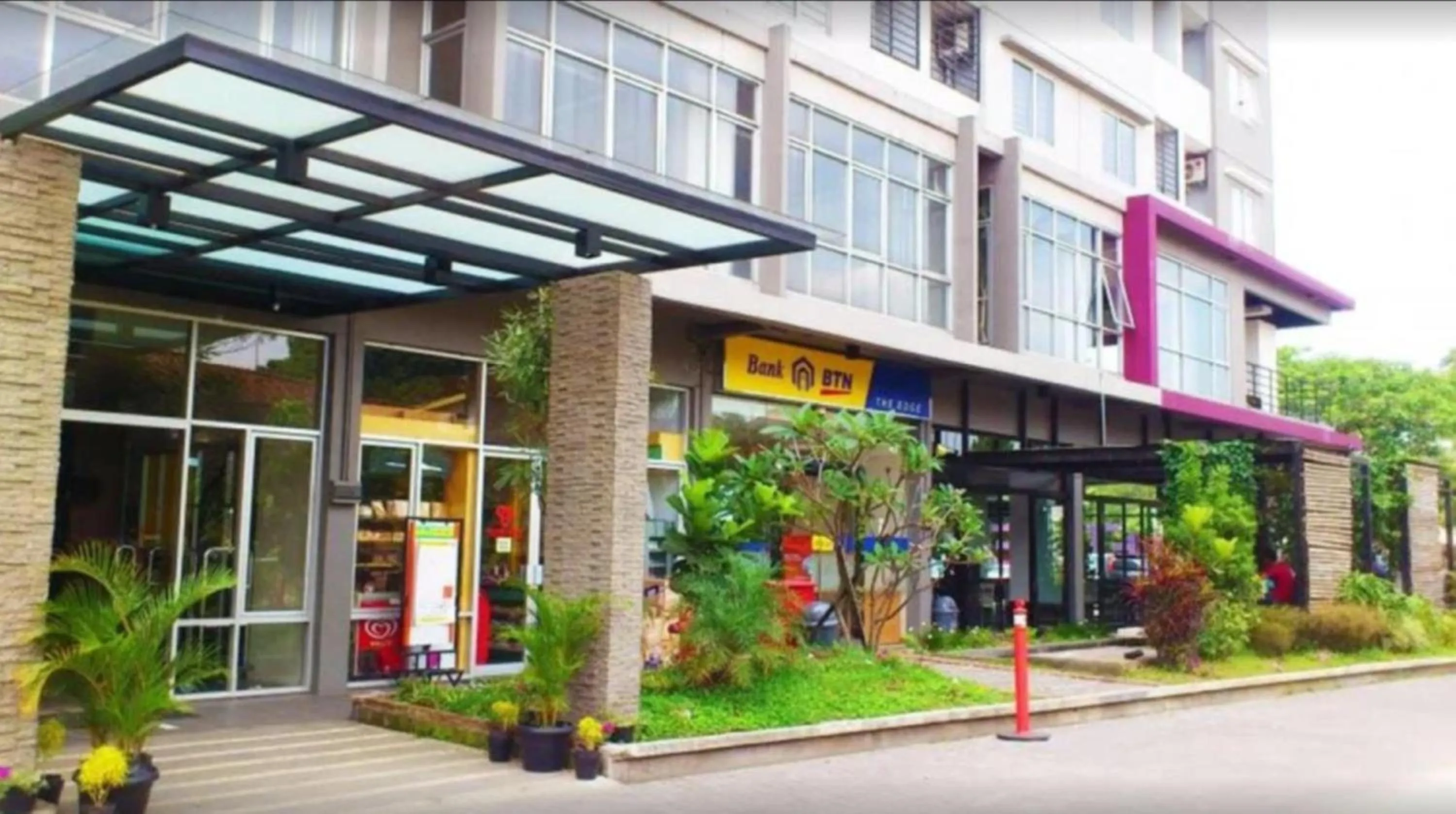 Kamarku Apartment at The Edge