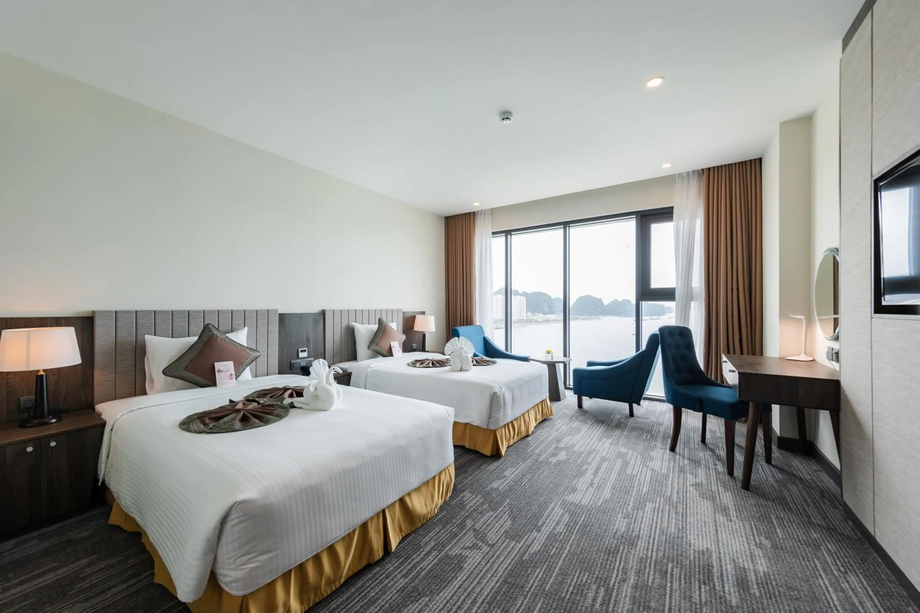 Twin Room with Sea View in Muong Thanh Grand Bai Chay