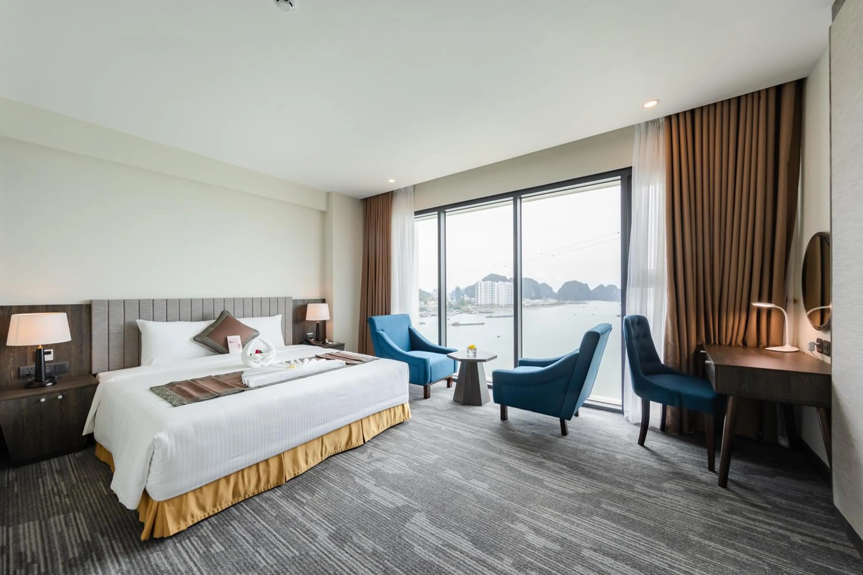 King Room with Sea View in Muong Thanh Grand Bai Chay