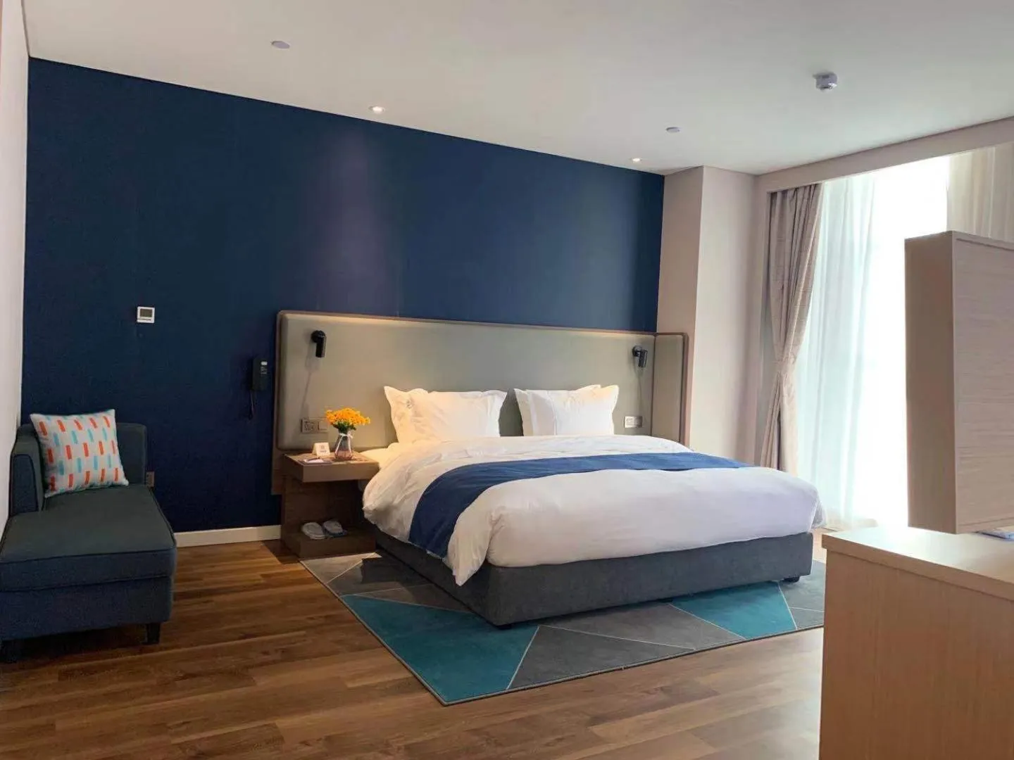 King Suite with Additional Living Space in Holiday Inn Express Linyi West, an IHG Hotel