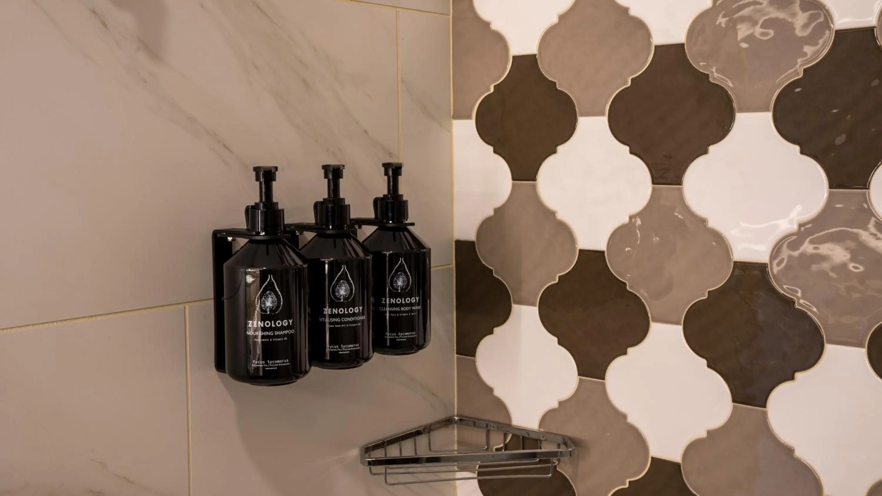 King Suite with Roll-In Shower - Disability Access/Non-Smoking in Hotel Indigo Baltimore Downtown by IHG