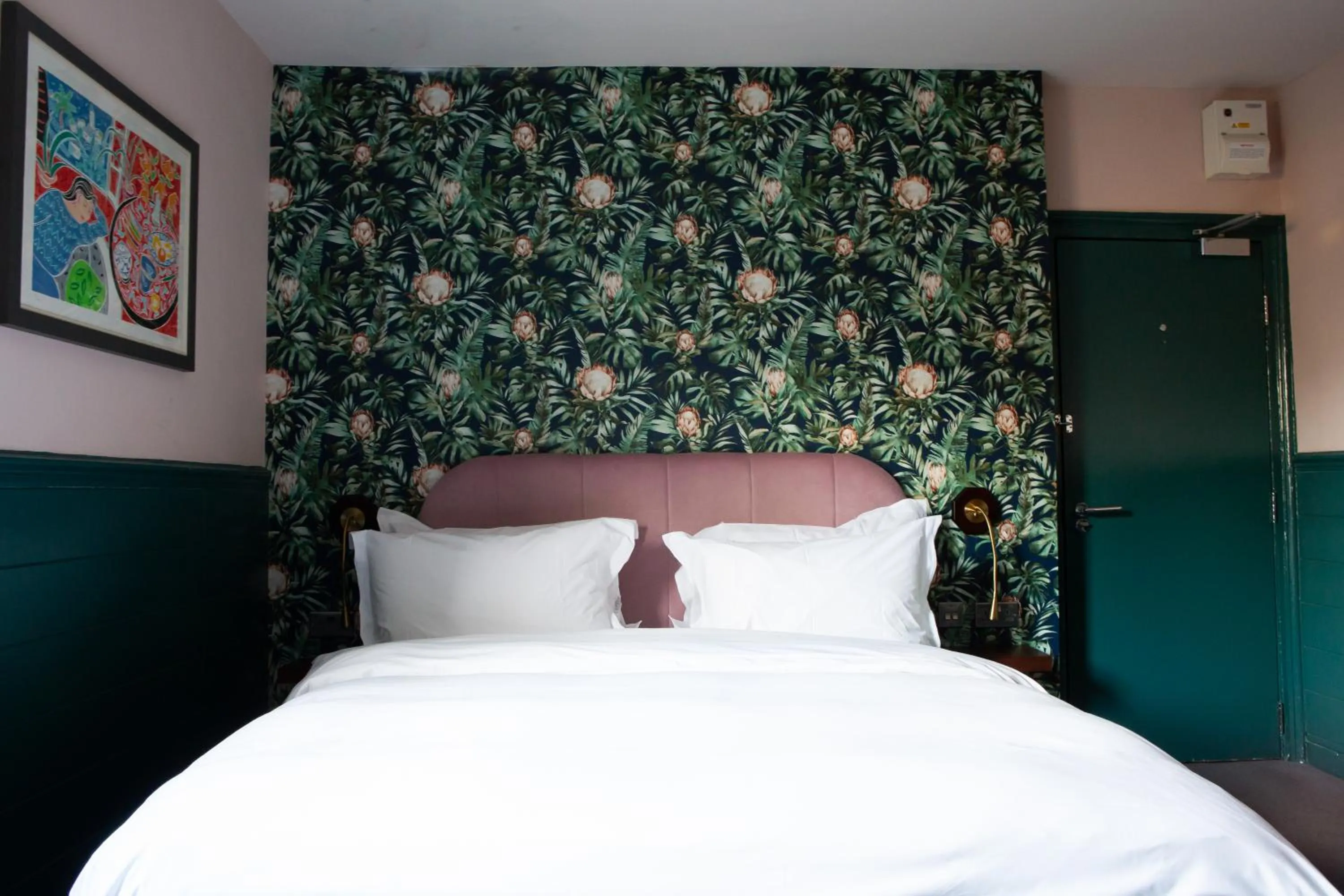 Standard Double Room in The Ship Rooms