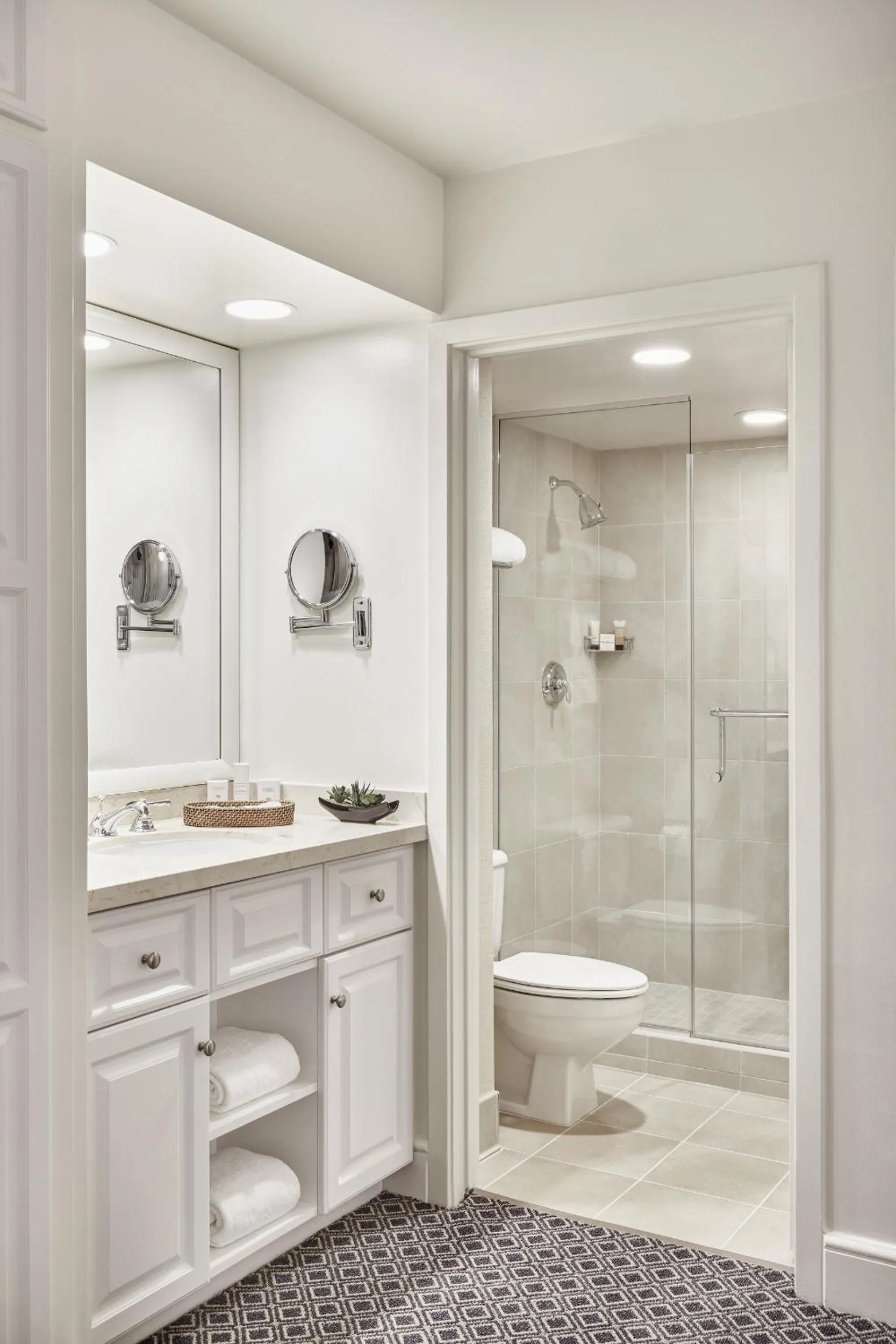 Golf View Suite 2 Queen Beds in Arizona Grand Resort