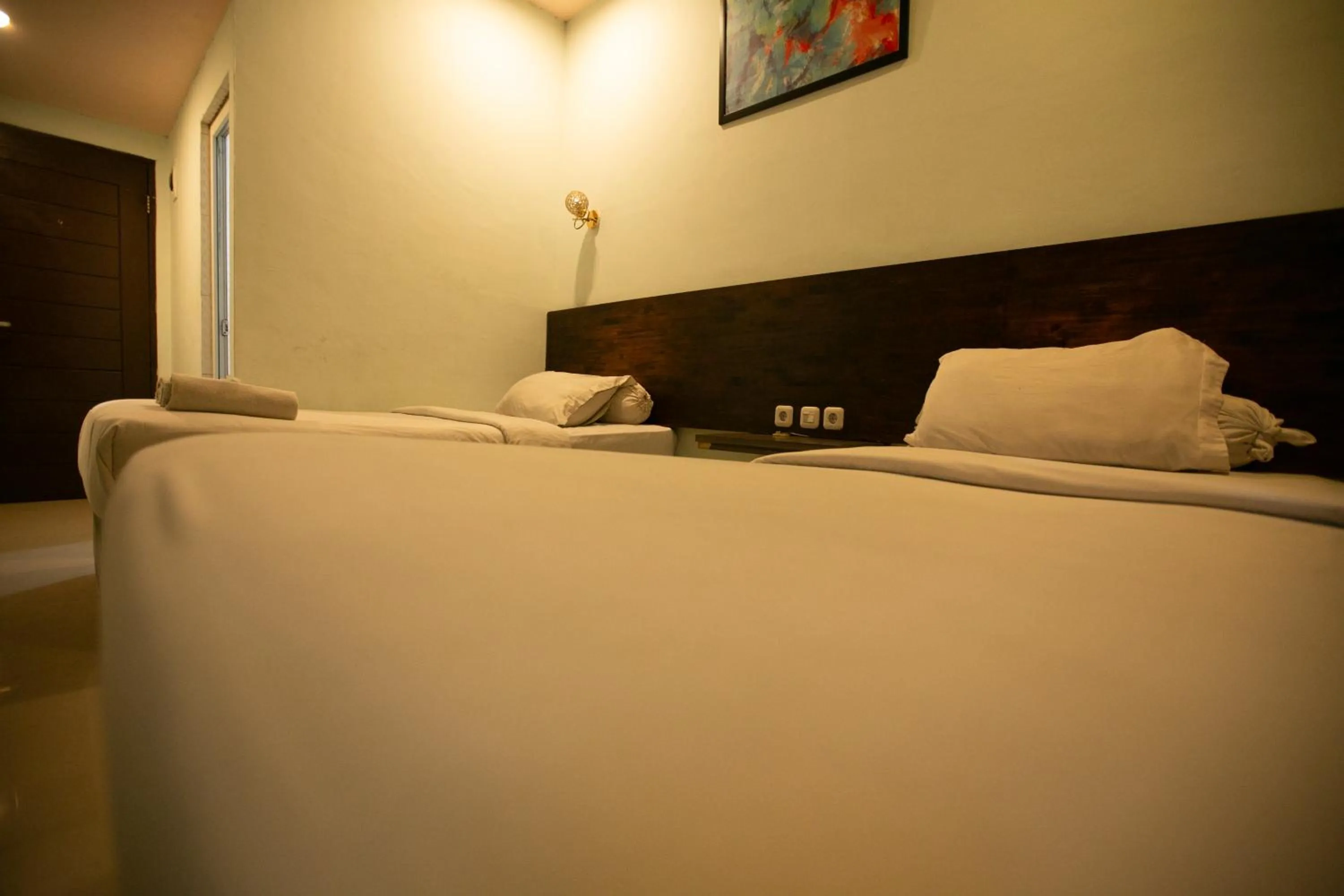 Deluxe Twin Room in De'Tonga Hotel