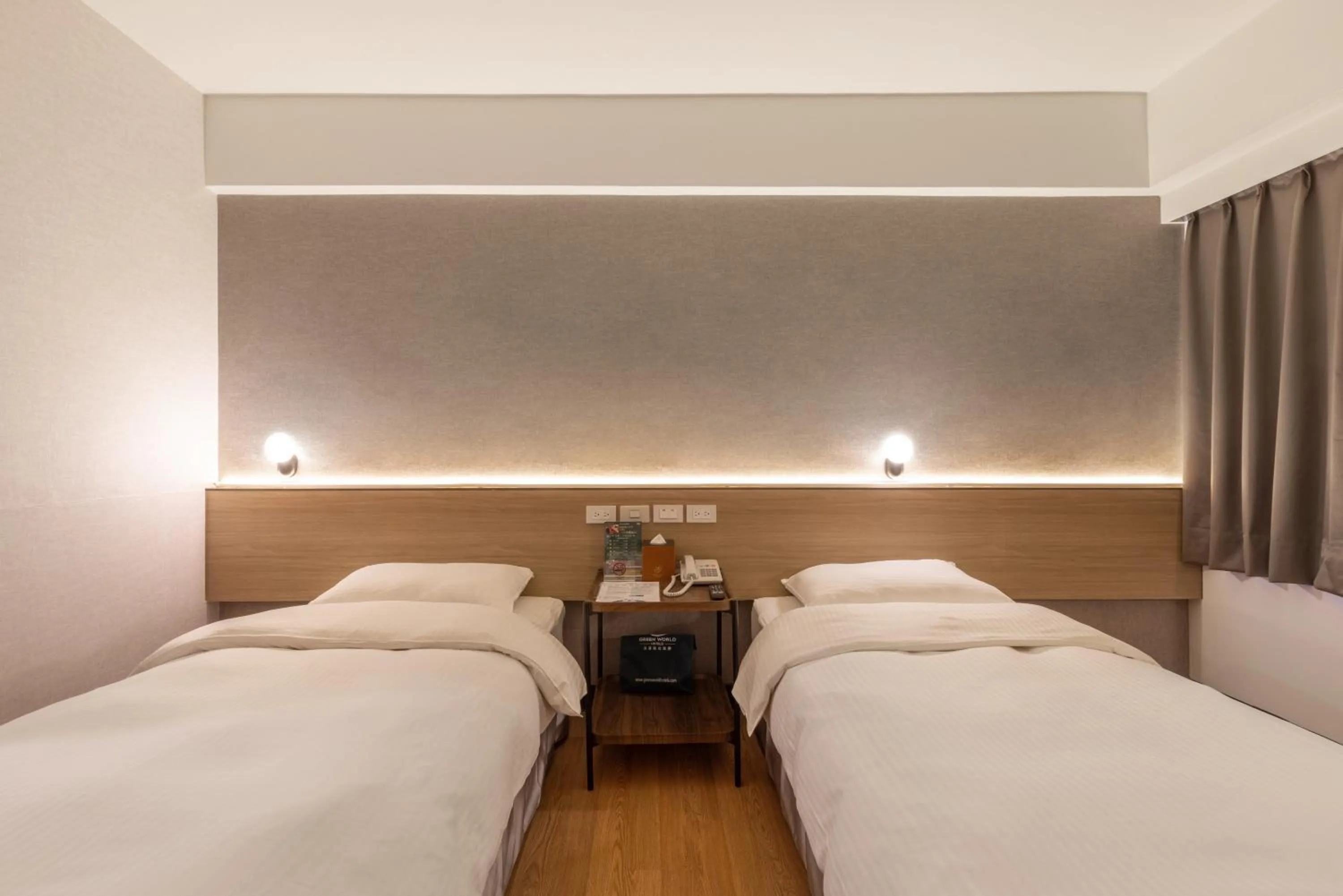 Standard Twin Room in New World Hotel