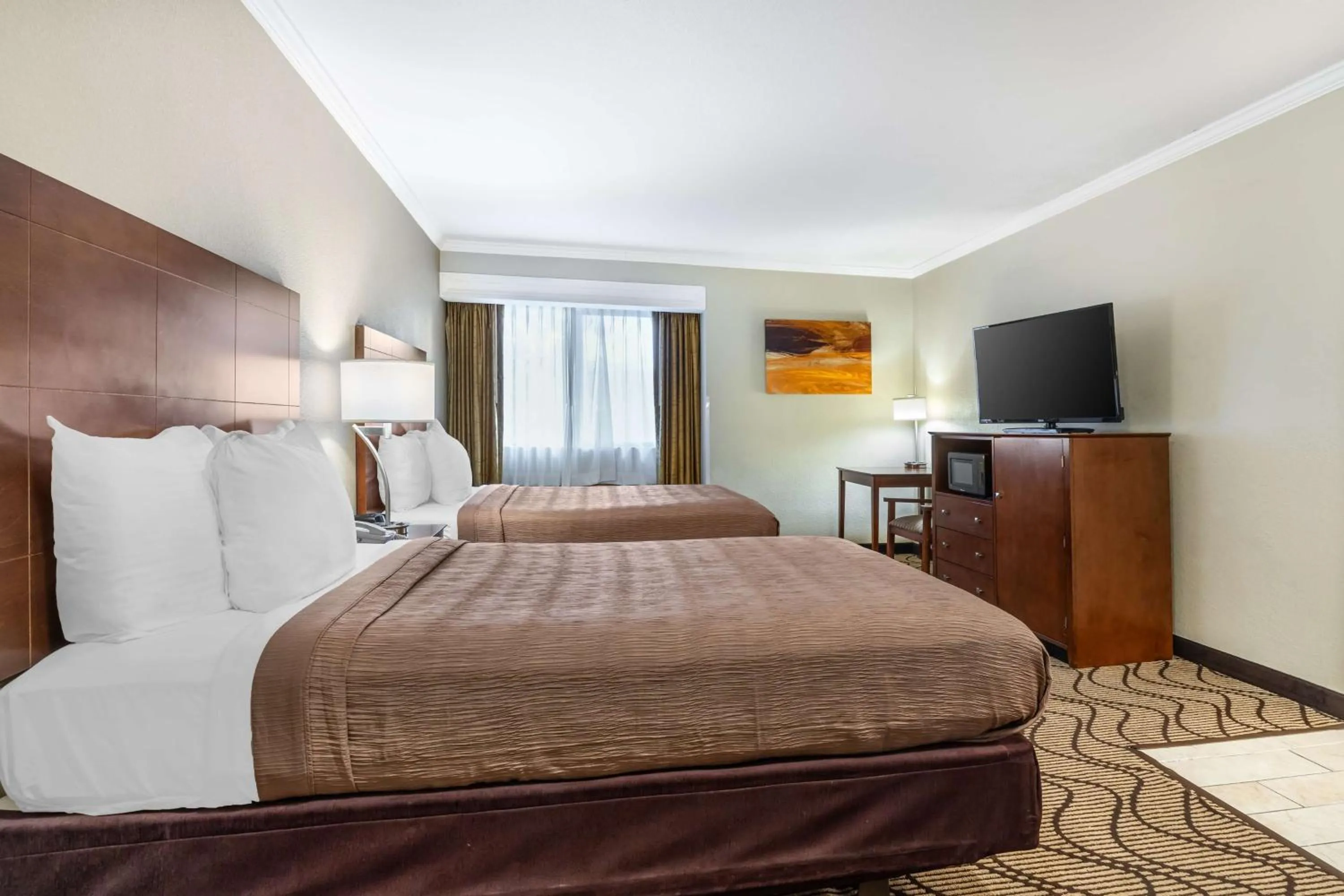 Double Room with Two Double Beds and Walk-In Shower - Disability Access in Best Western John Muir Inn