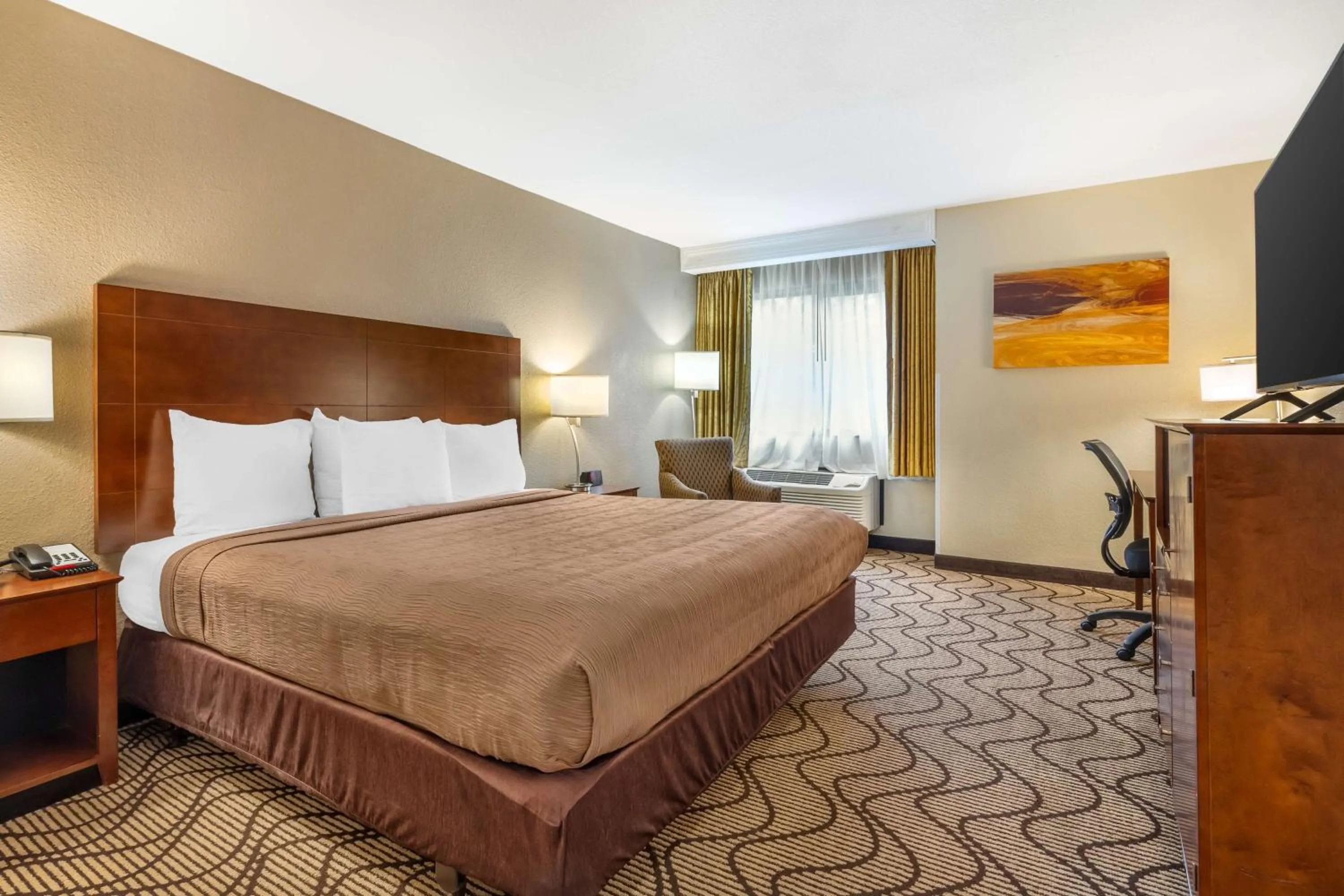 King Room - Non-Smoking in Best Western John Muir Inn