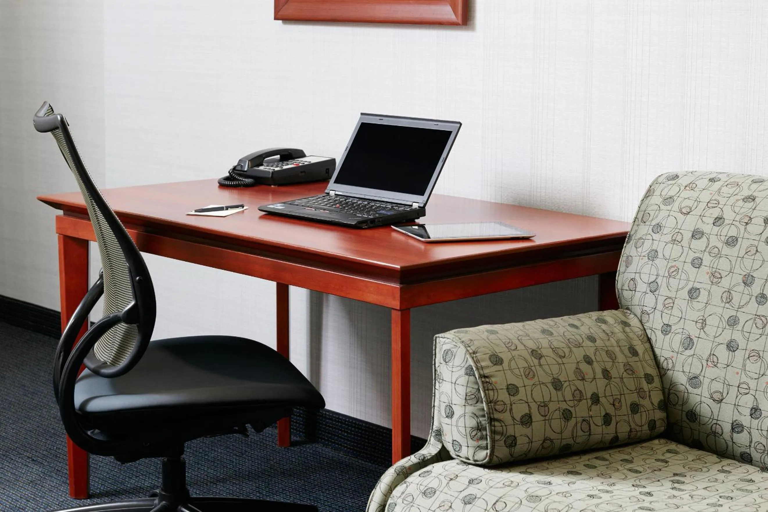 One-Bedroom Suite with Kitchenette  in Central Loop Hotel