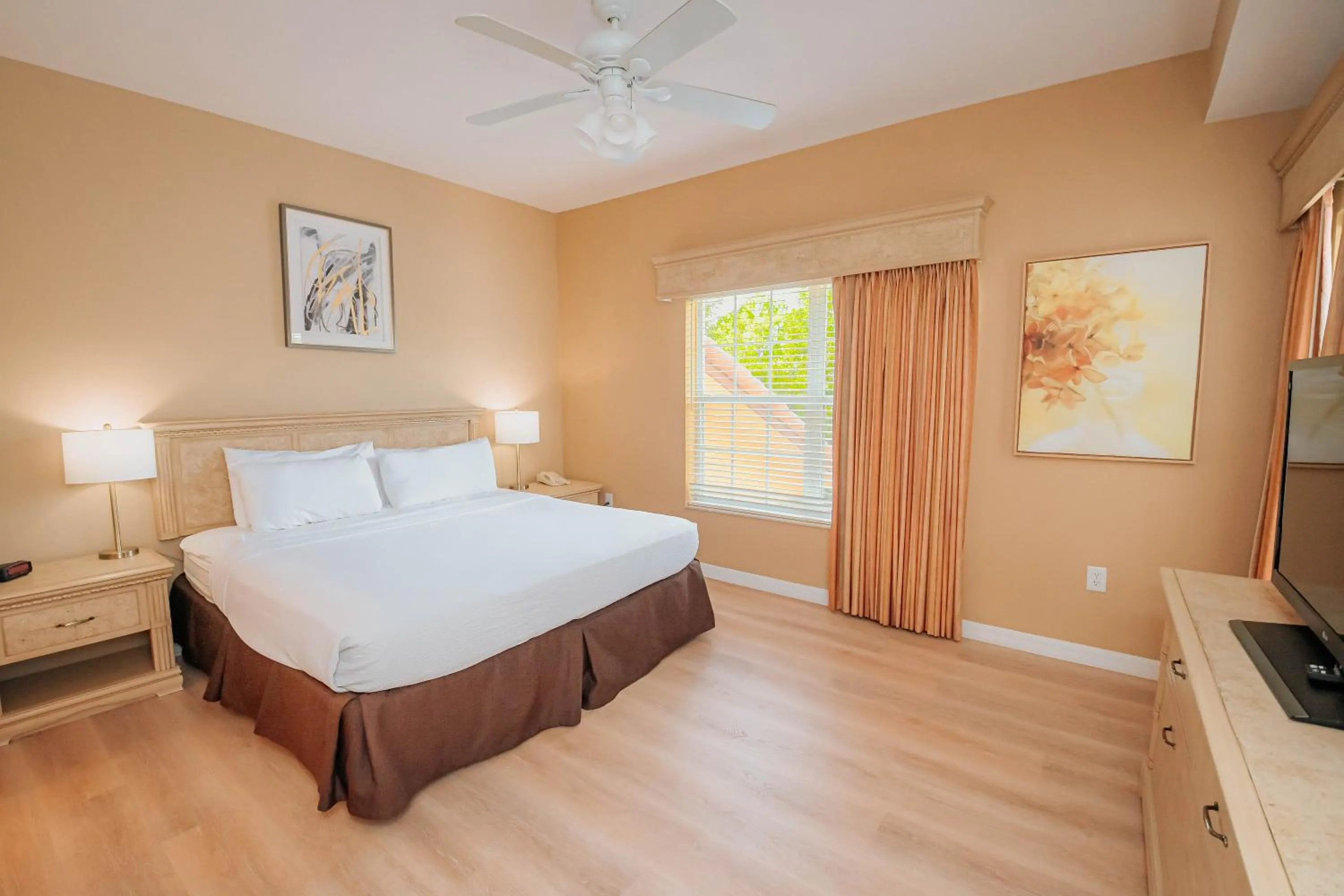 Three-Bedroom Suite with Two Bathrooms in WorldQuest Orlando Resort
