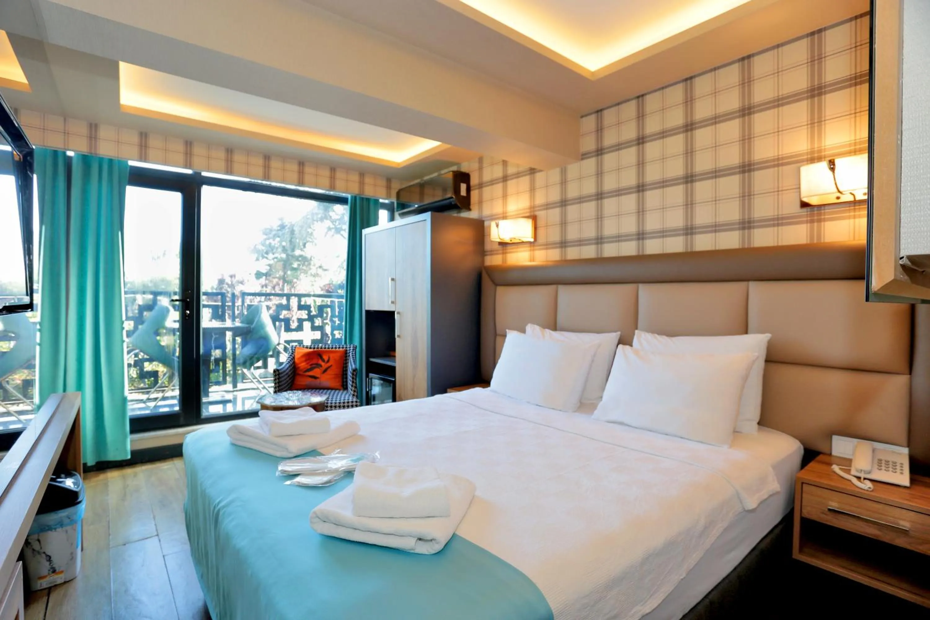 Deluxe Double Room with Balcony and Sea View in Turkuaz Hotel