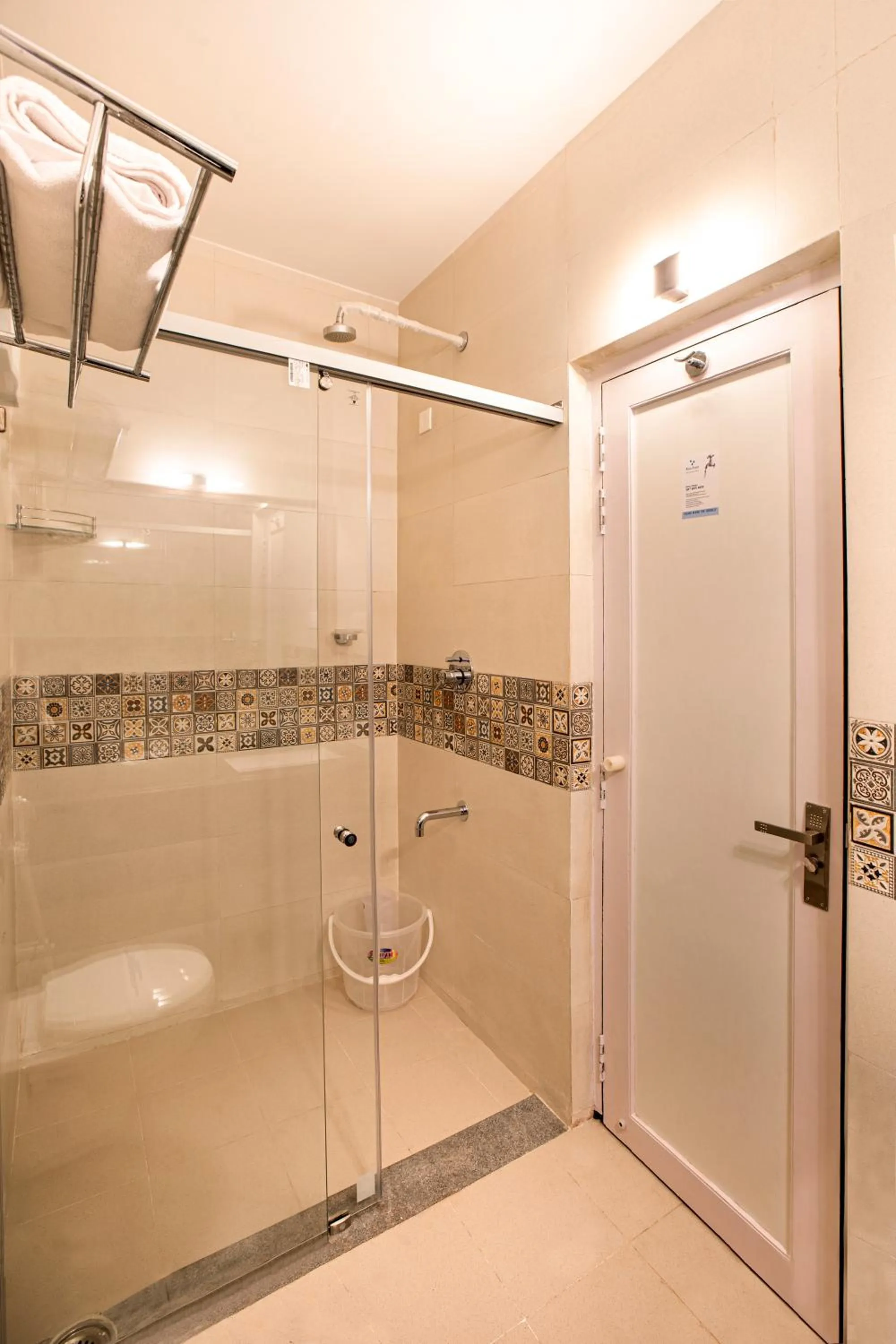 Queen Room with Sea View in Hotel Raindrops