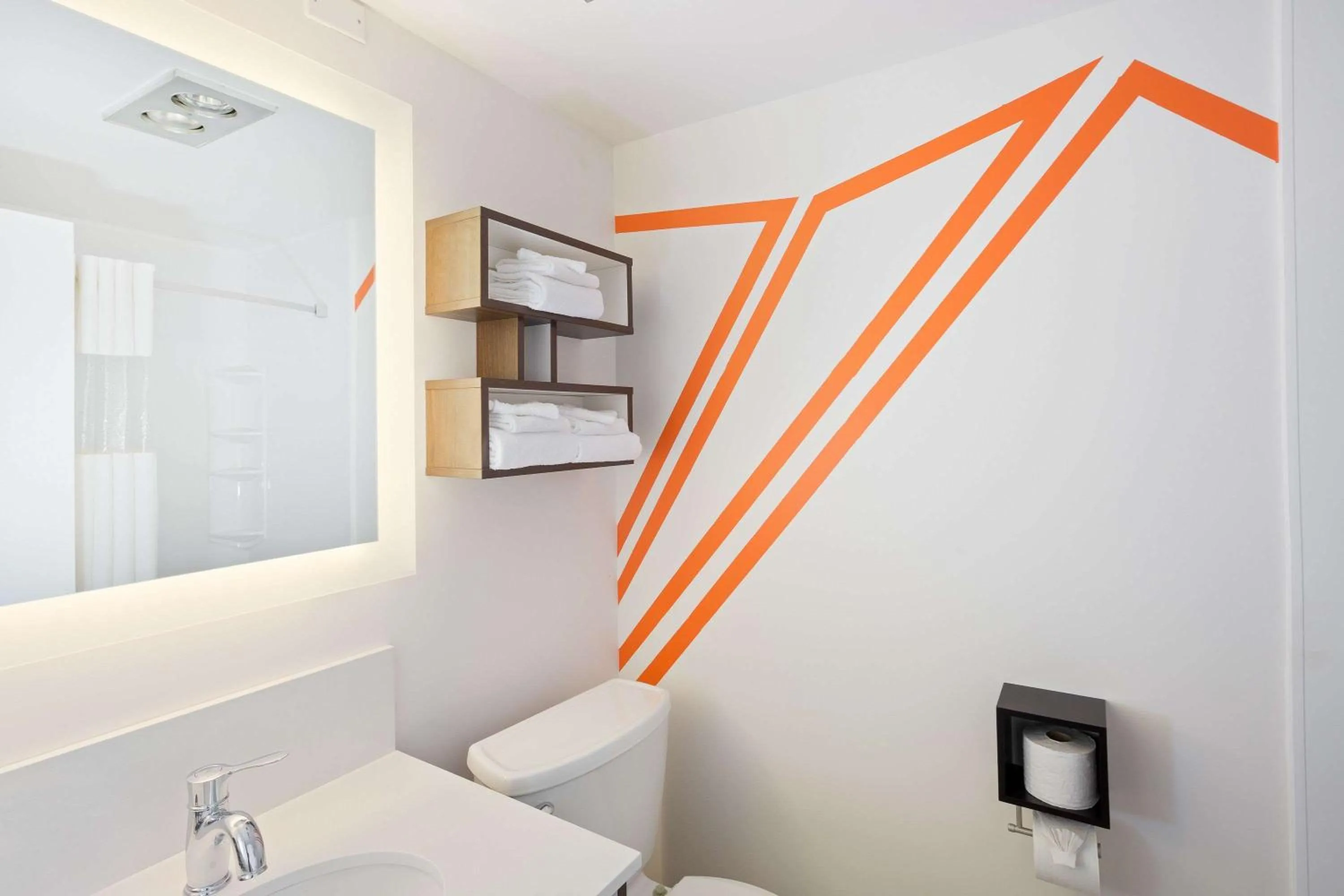 King Room - Non-Smoking in Howard Johnson by Wyndham Toms River