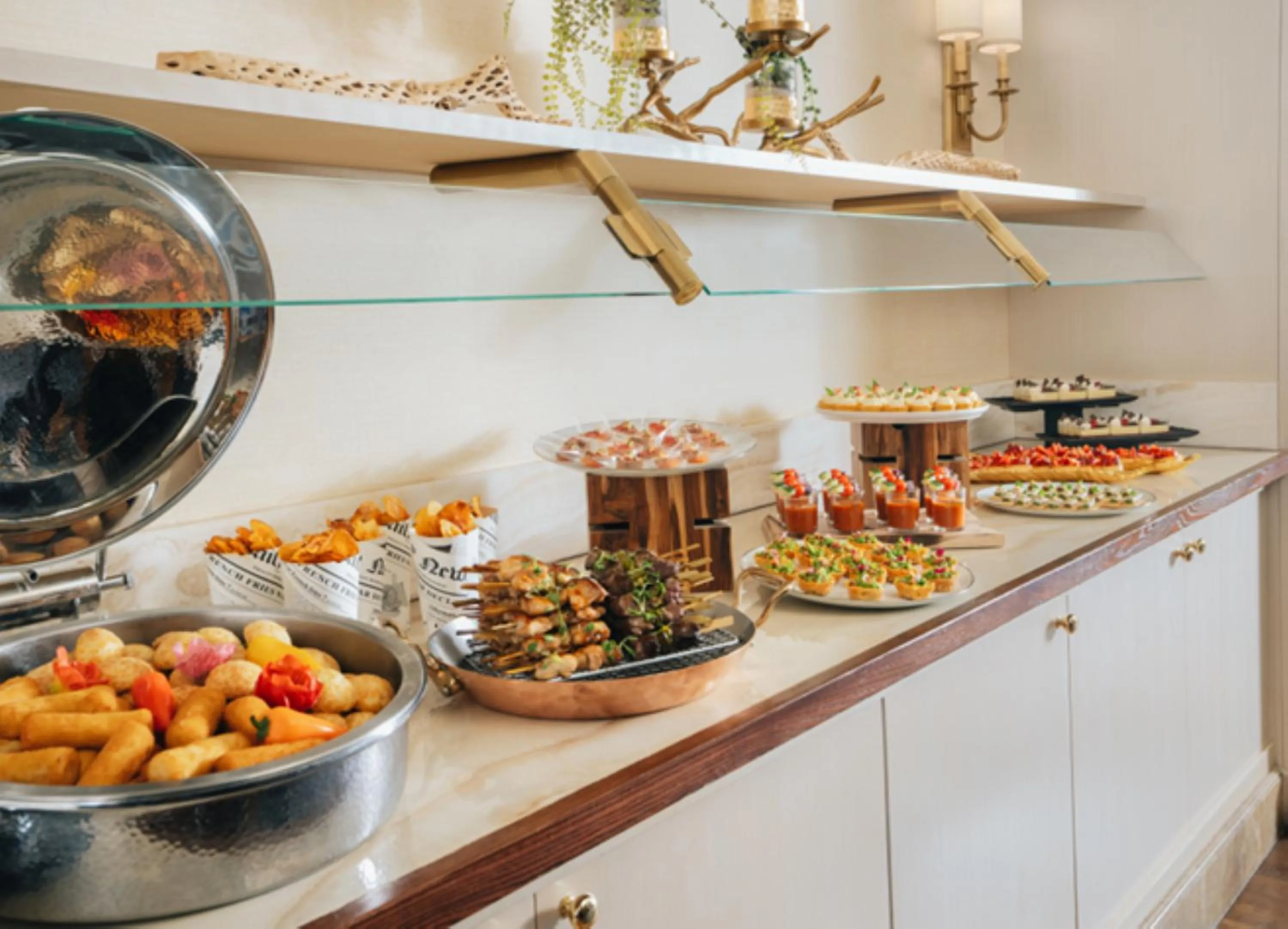 Newly Remodeled Luxury King Suite with Prestige Club Lounge Access in The Venetian® Resort Las Vegas