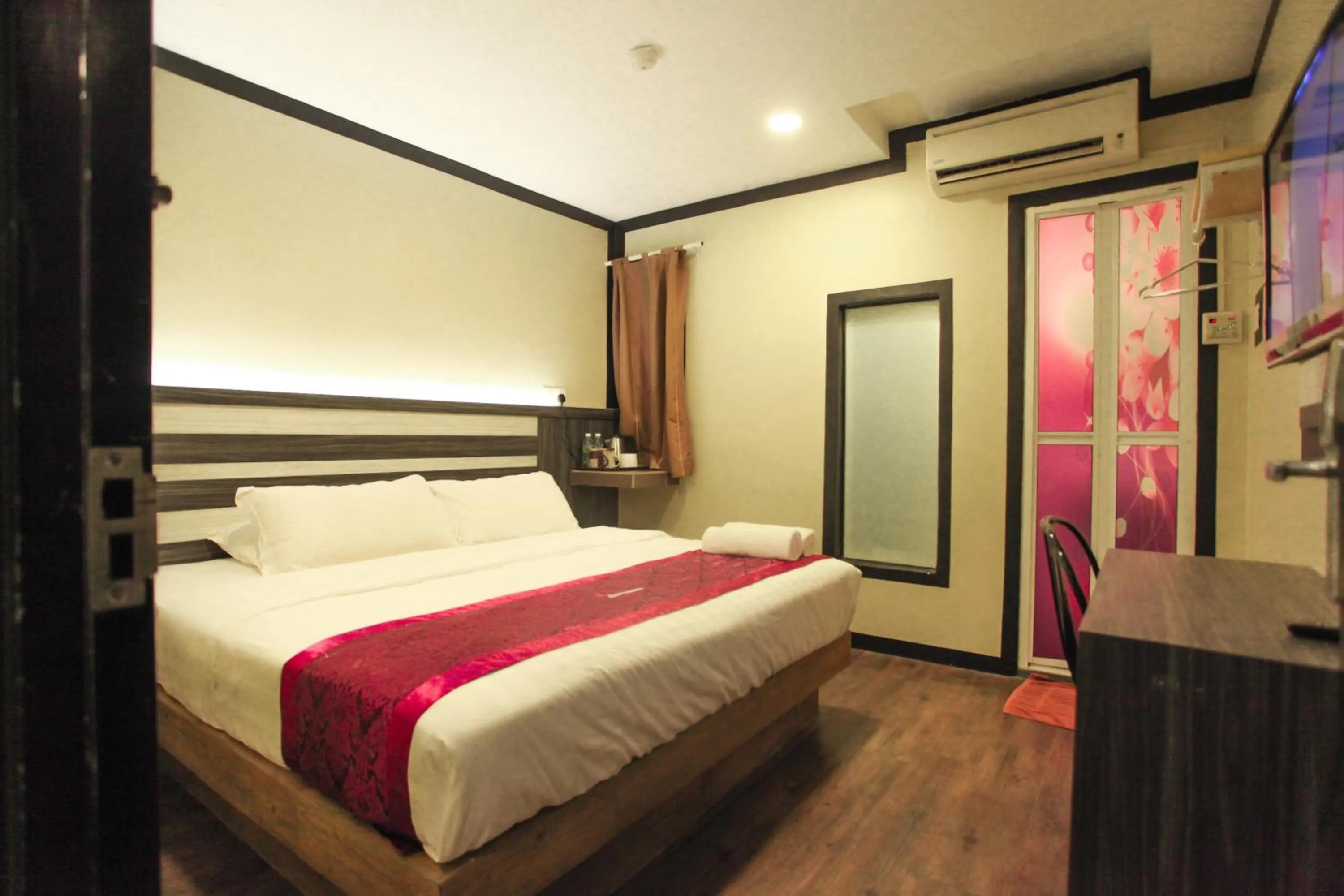 Standard King Room in HOTEL PREMIUM