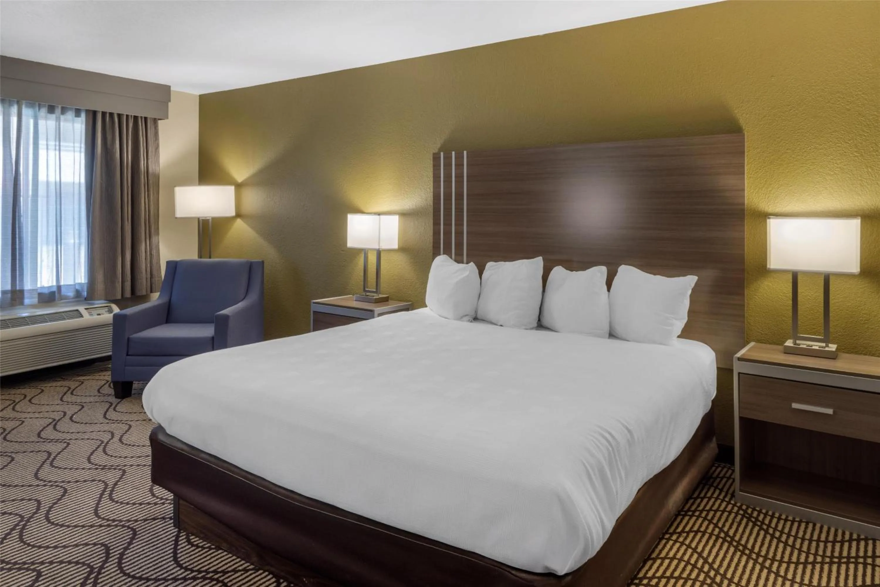 King Room - Non-Smoking in Best Western Heritage Inn