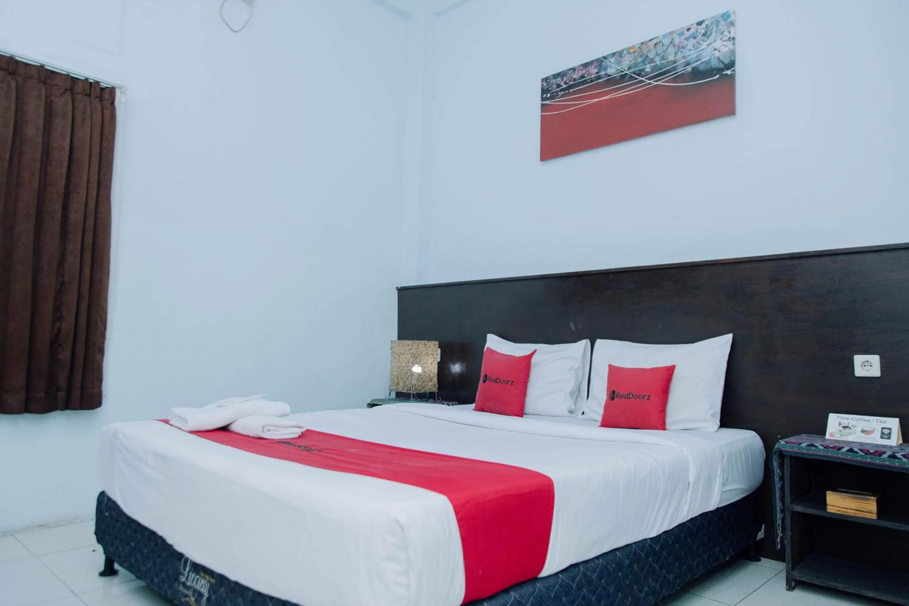 Standard Double Room in RedDoorz at Hening Homestay