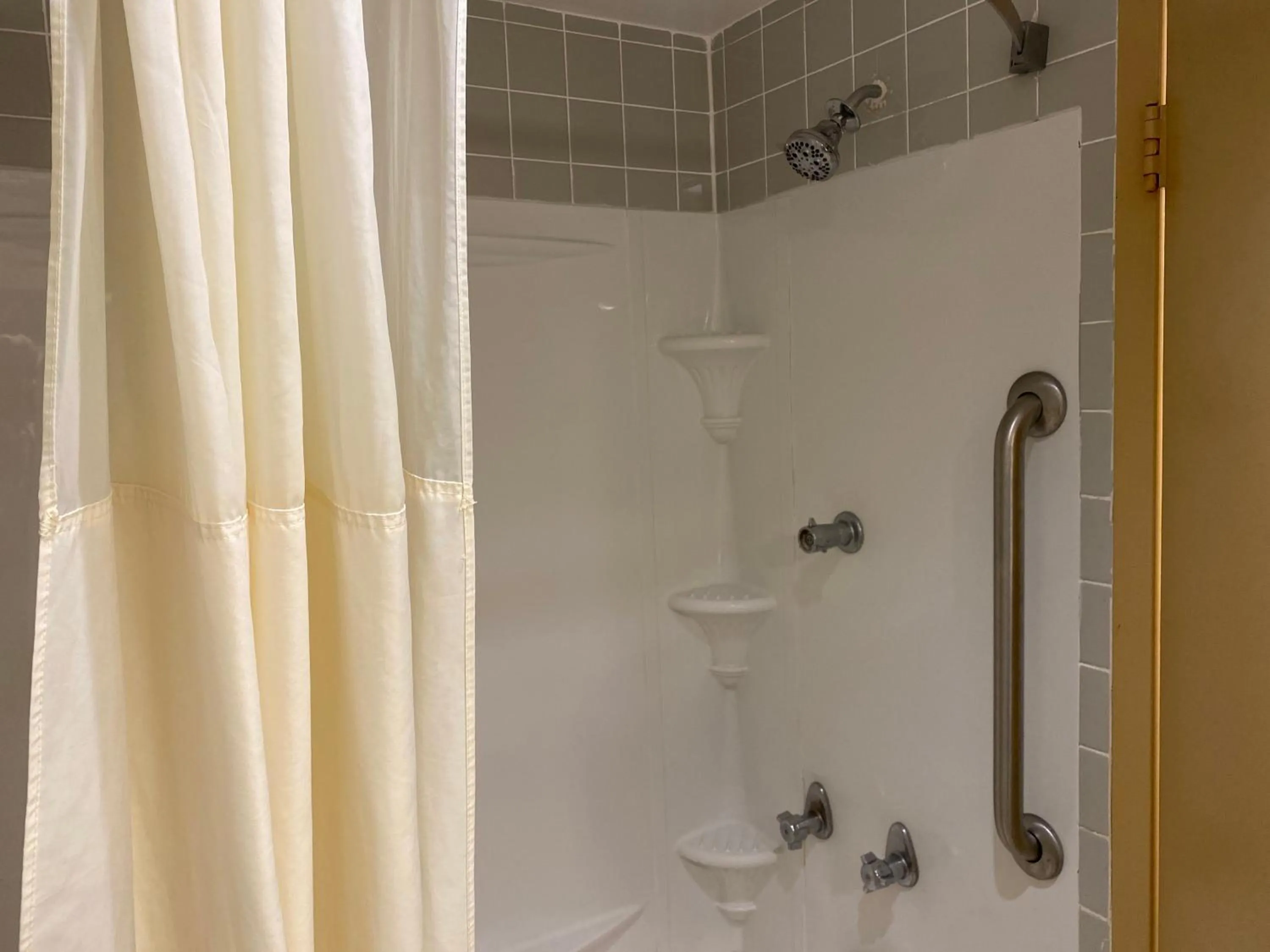 Queen Room with Two Queen Beds - Ground Floor - Non-Smoking in Quality Inn Buffalo Airport