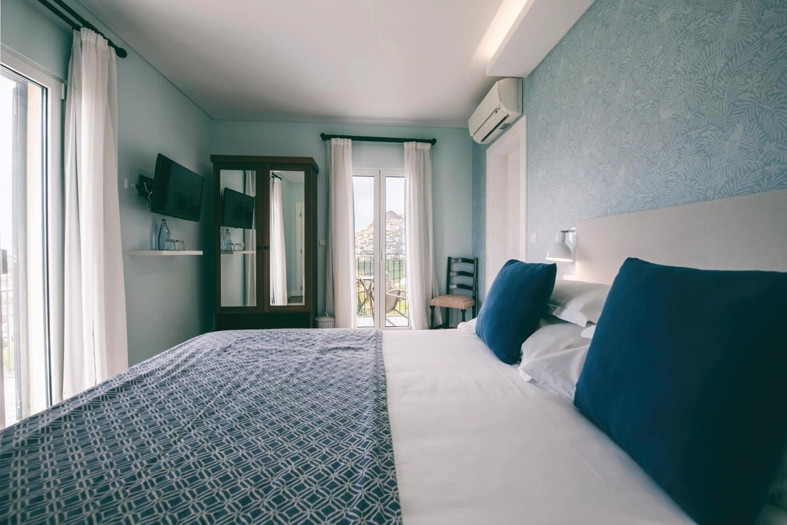 Deluxe Double Room with Balcony and Sea View in Quinta da Saraiva