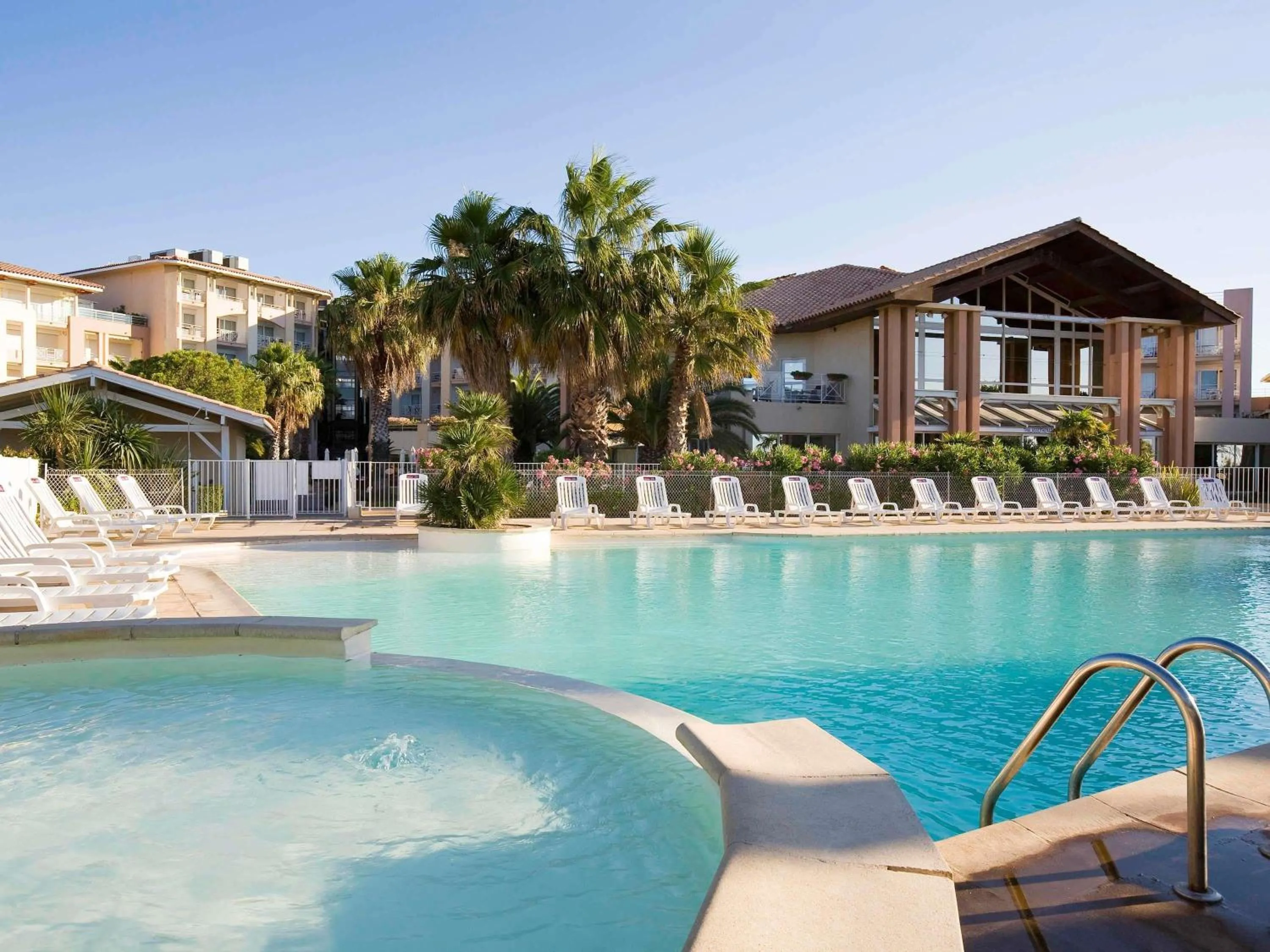 Classic Twin Room - City Side in Mercure Thalasso & Spa Port Fréjus