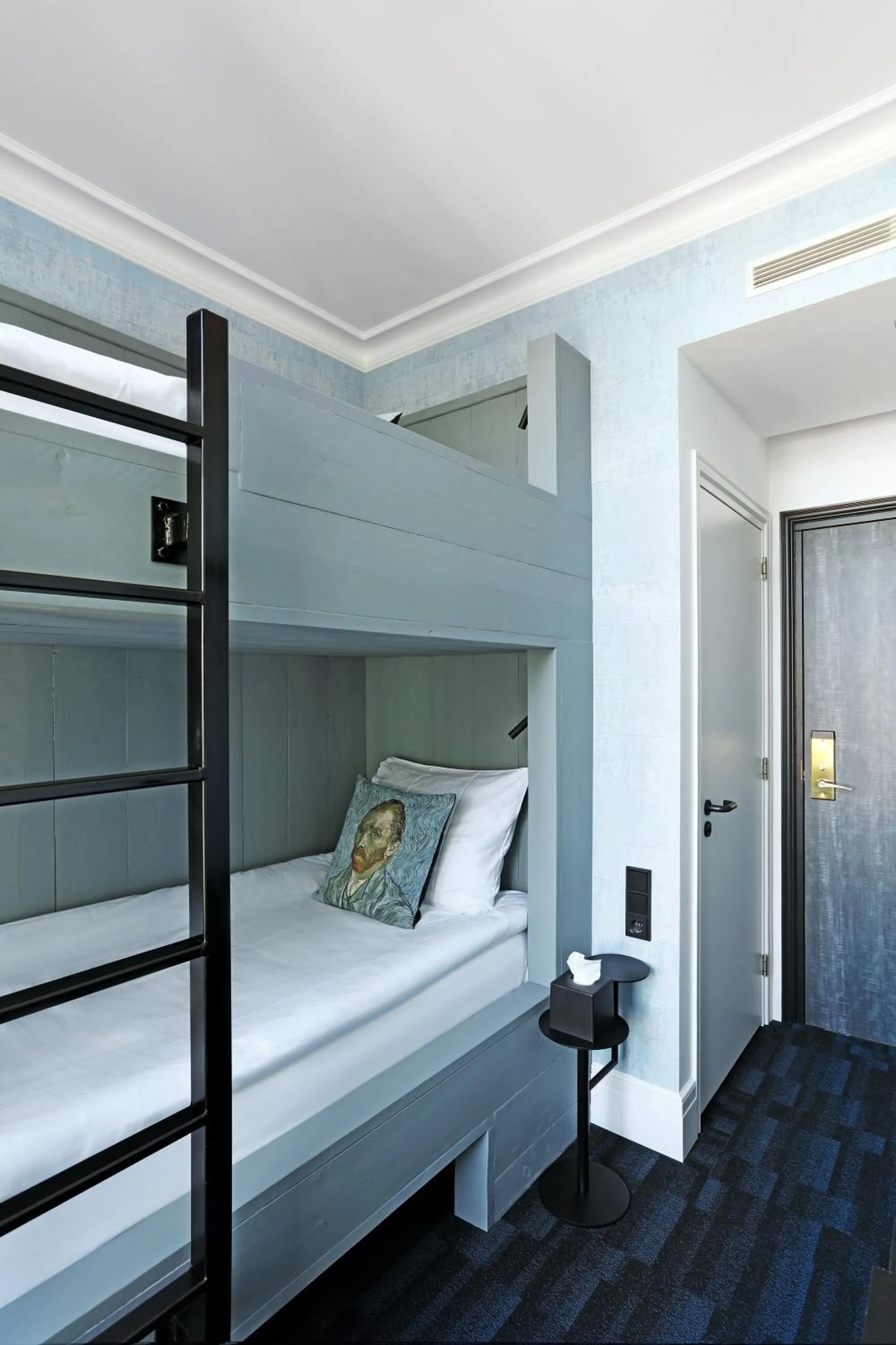 Twin with bunk bed in De Ware Jacob Boutique Hotel