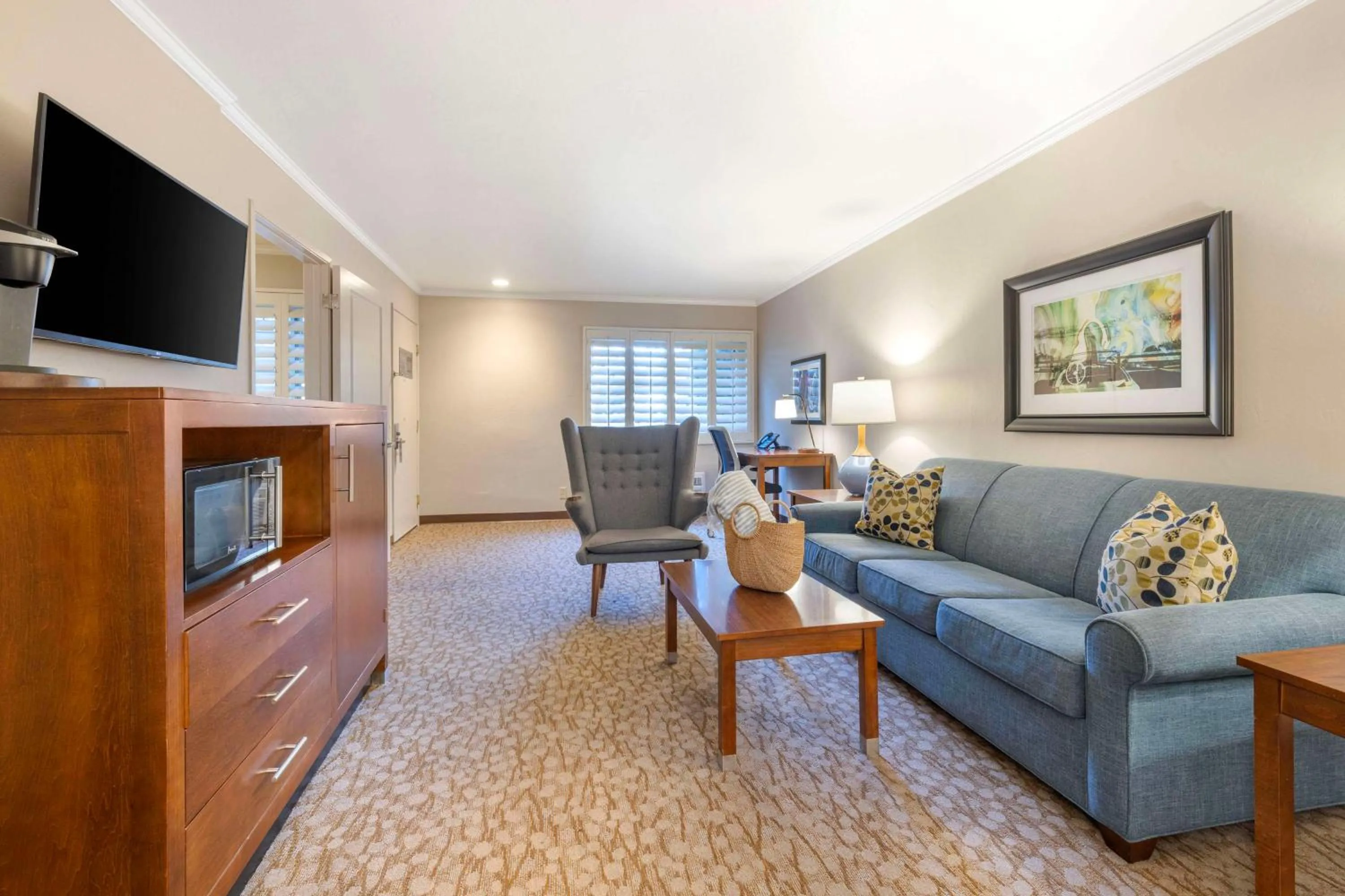 King Suite with Walk-In Shower and Sofa Bed - Disability Access/Non-Smoking in Best Western Plus Beach View Lodge Carlsbad