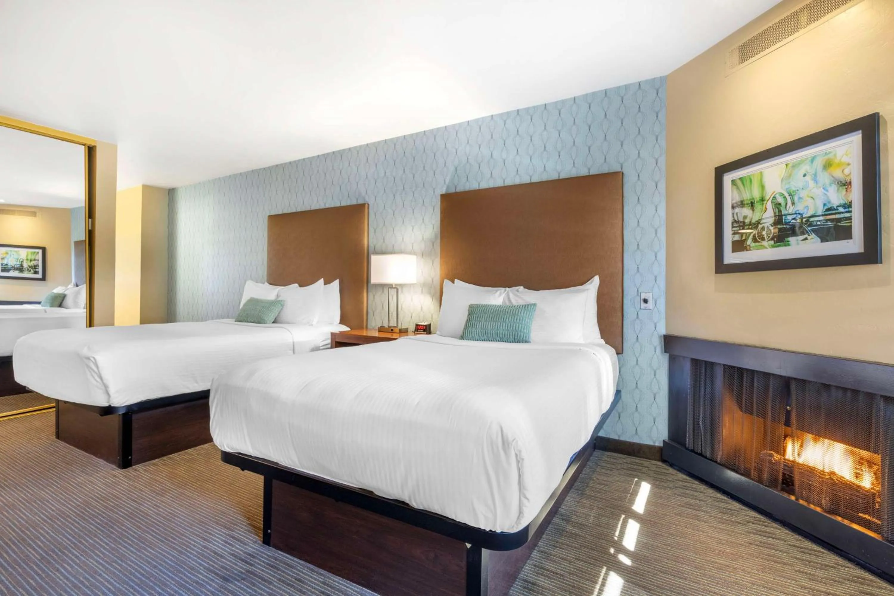 Double Room with Two Double Beds and Fireplace - Non-Smoking in Best Western Plus Beach View Lodge Carlsbad