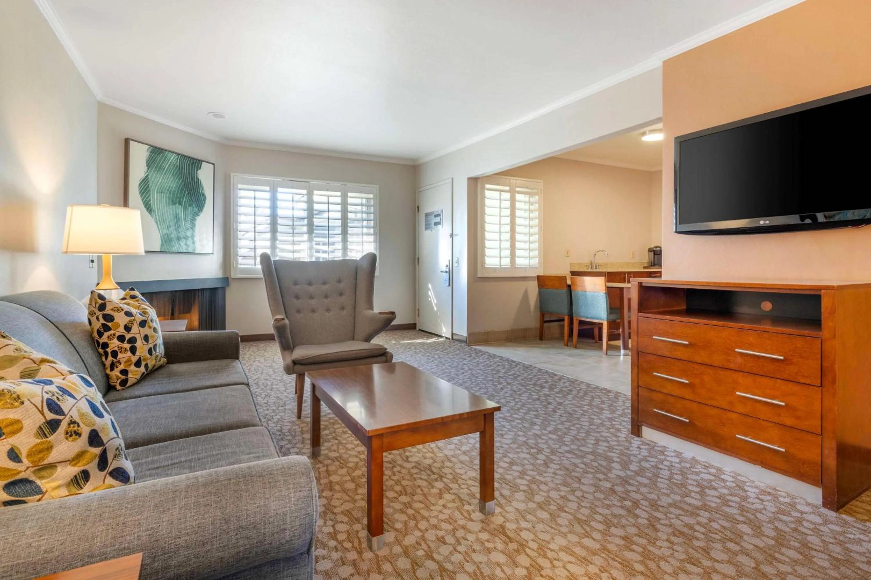 One-Bedroom King Suite with Sofa bed and Kitchen - Non-Smoking in Best Western Plus Beach View Lodge Carlsbad