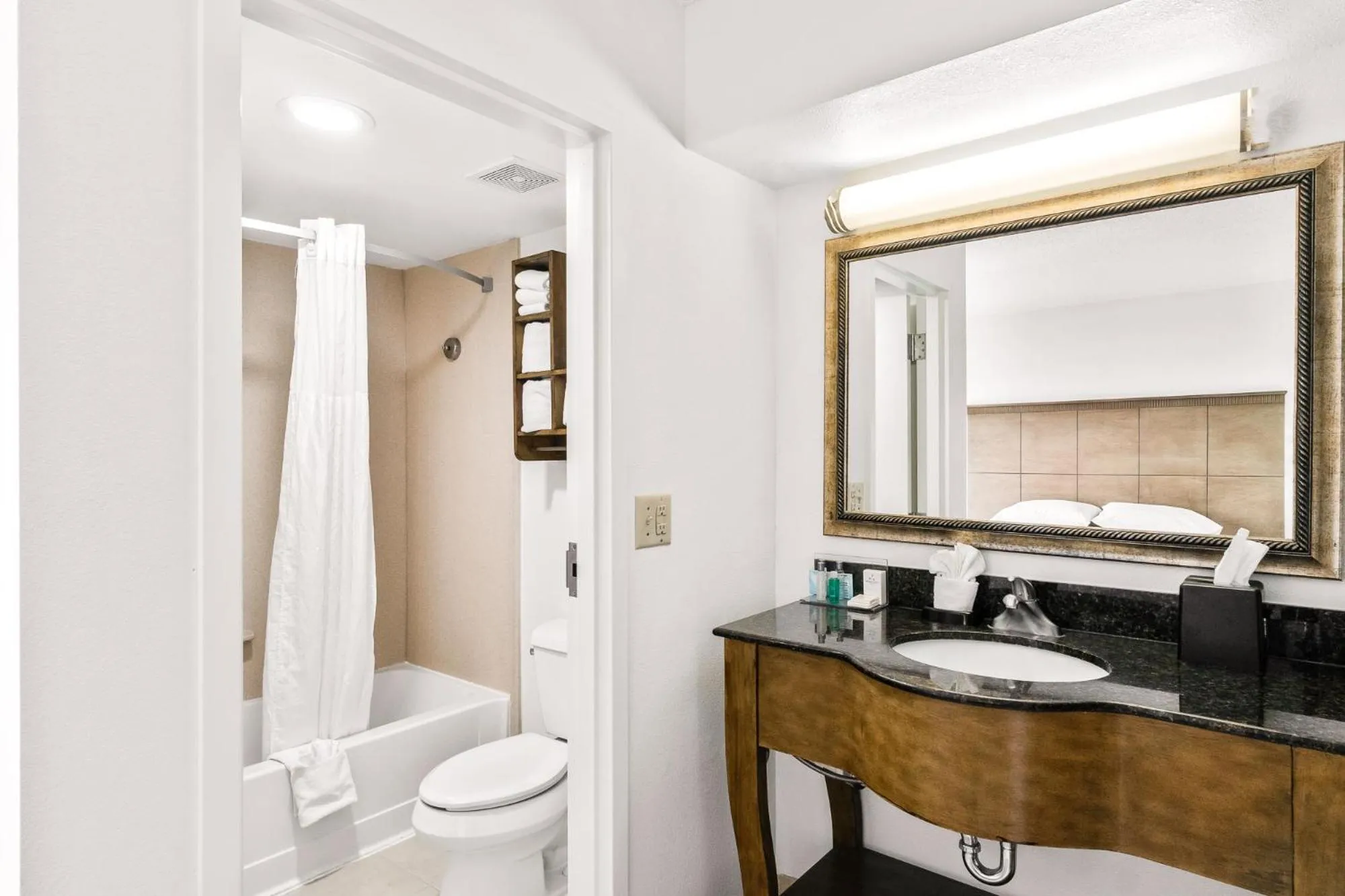 Double Room with Two Double Beds - Non-Smoking in Hotel Alice