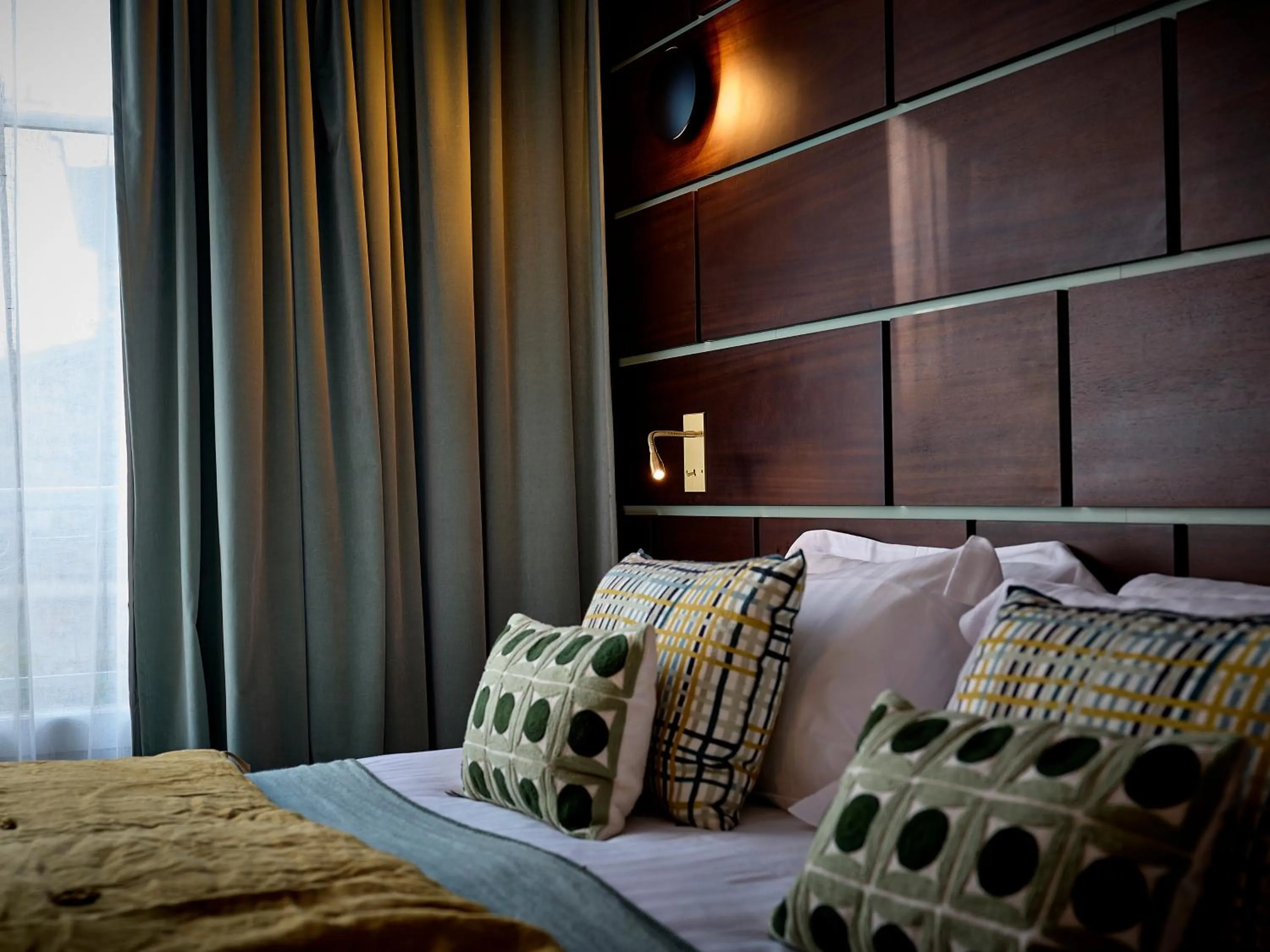 Deluxe Double or Twin Room with City View in Beausejour Ranelagh