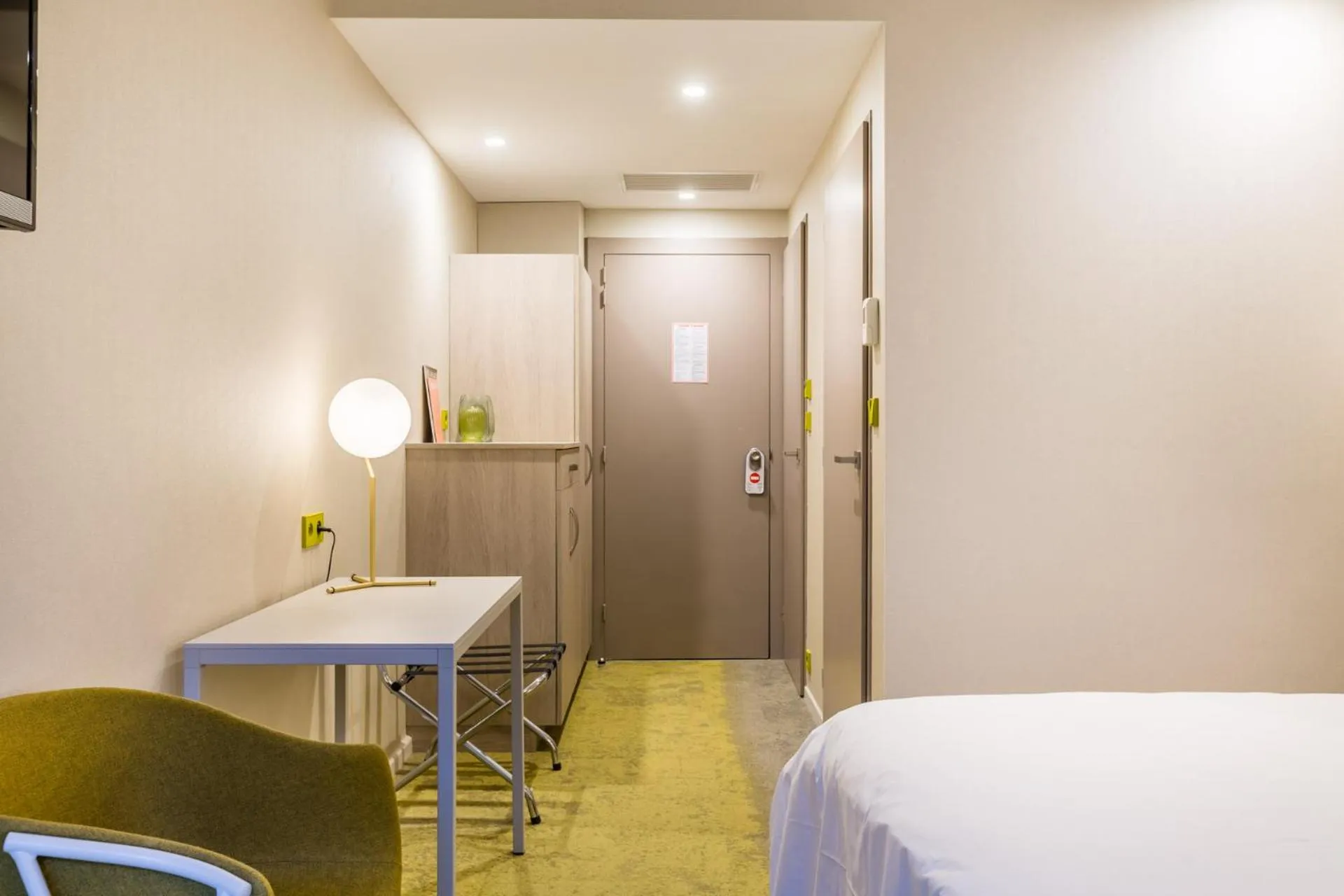 Superior Triple Room in Hôtel Restaurant du Château de la Tour