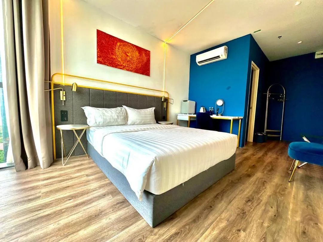 Standard Queen Room in Regatta at Kozi Square Kuching