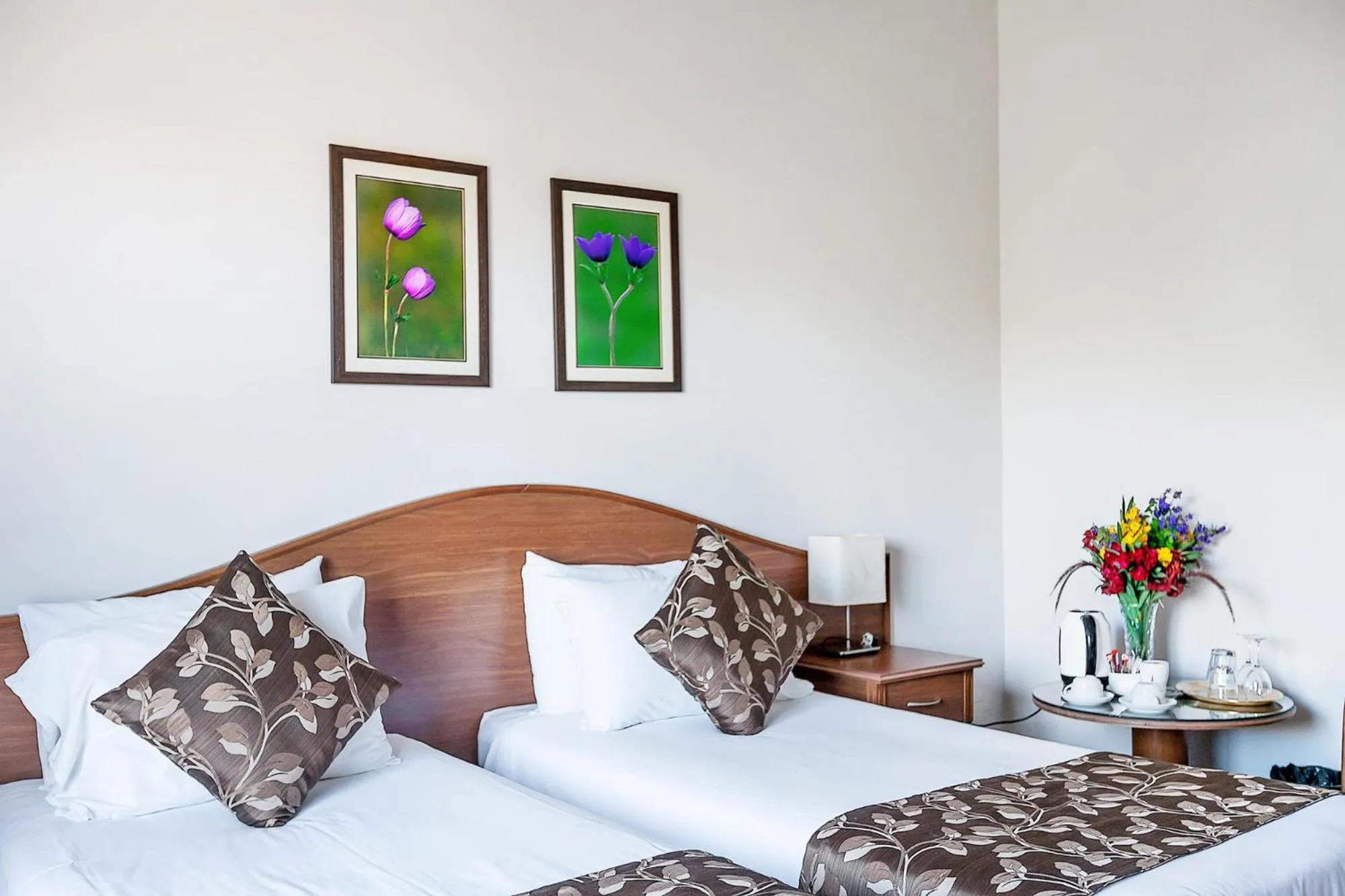 Standard Room with Twin Bed in The Ship Inn Hotel