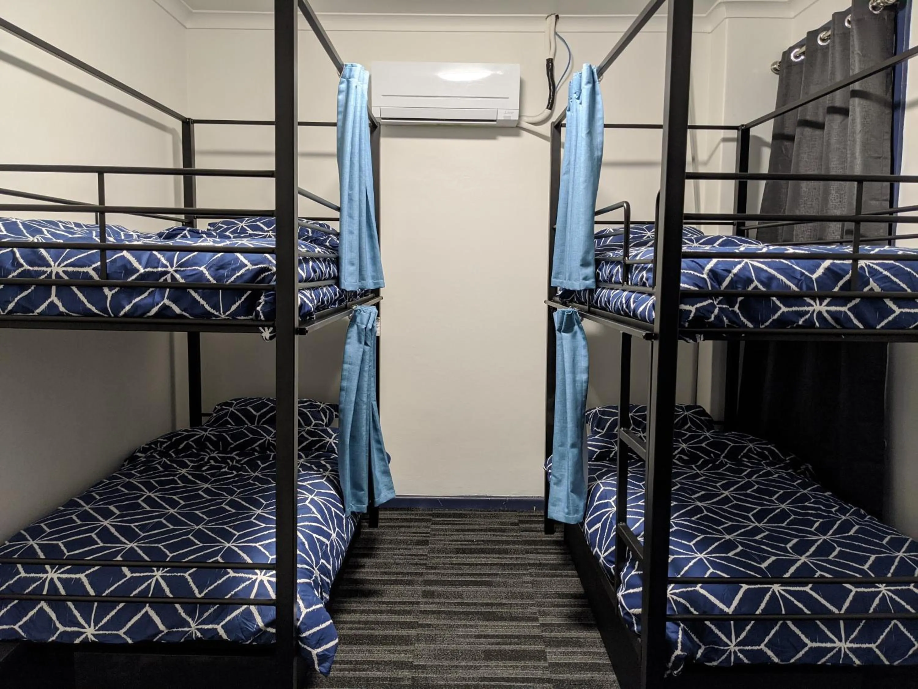 Bed in 4-Bed Mixed Dormitory Room in Queen Victoria Hostel