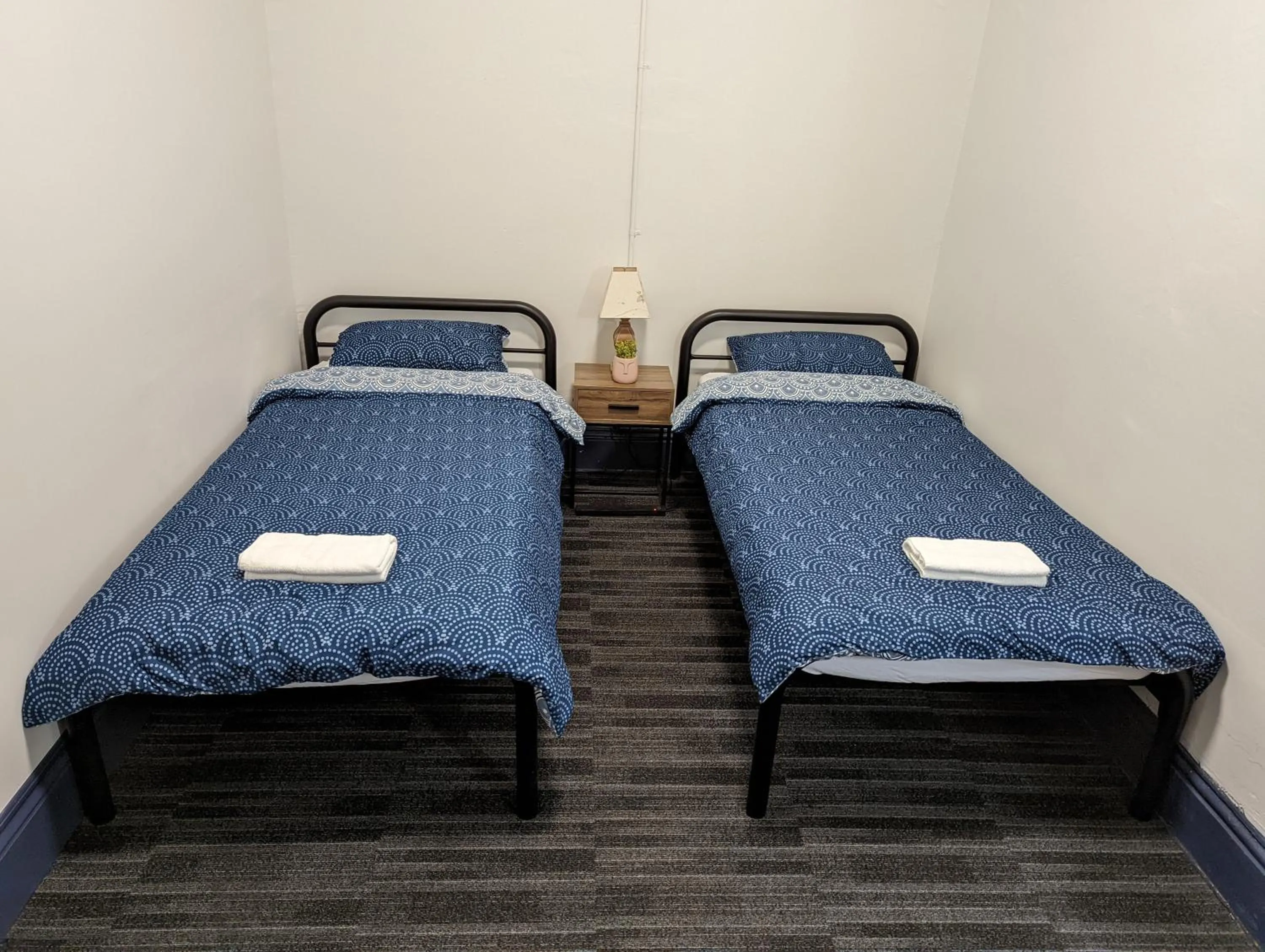 Standard Twin Room in Queen Victoria Hostel