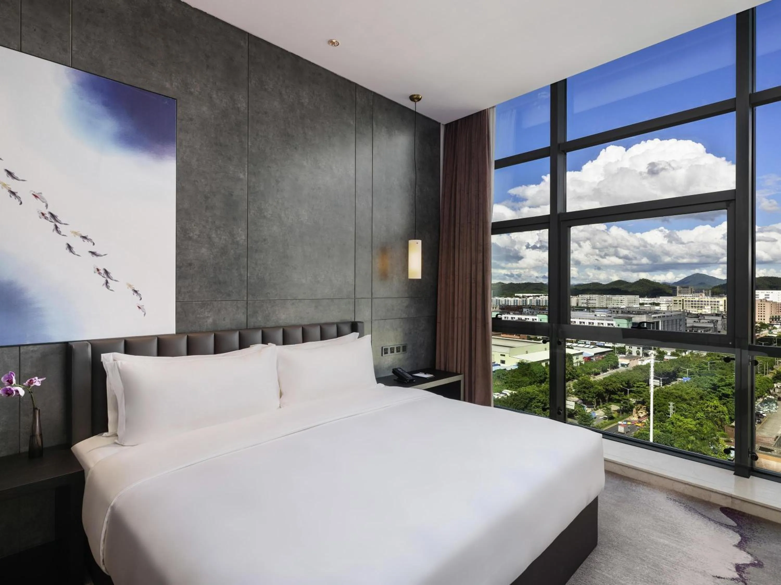 Deluxe King Room in Mercure Shenzhen Longgang