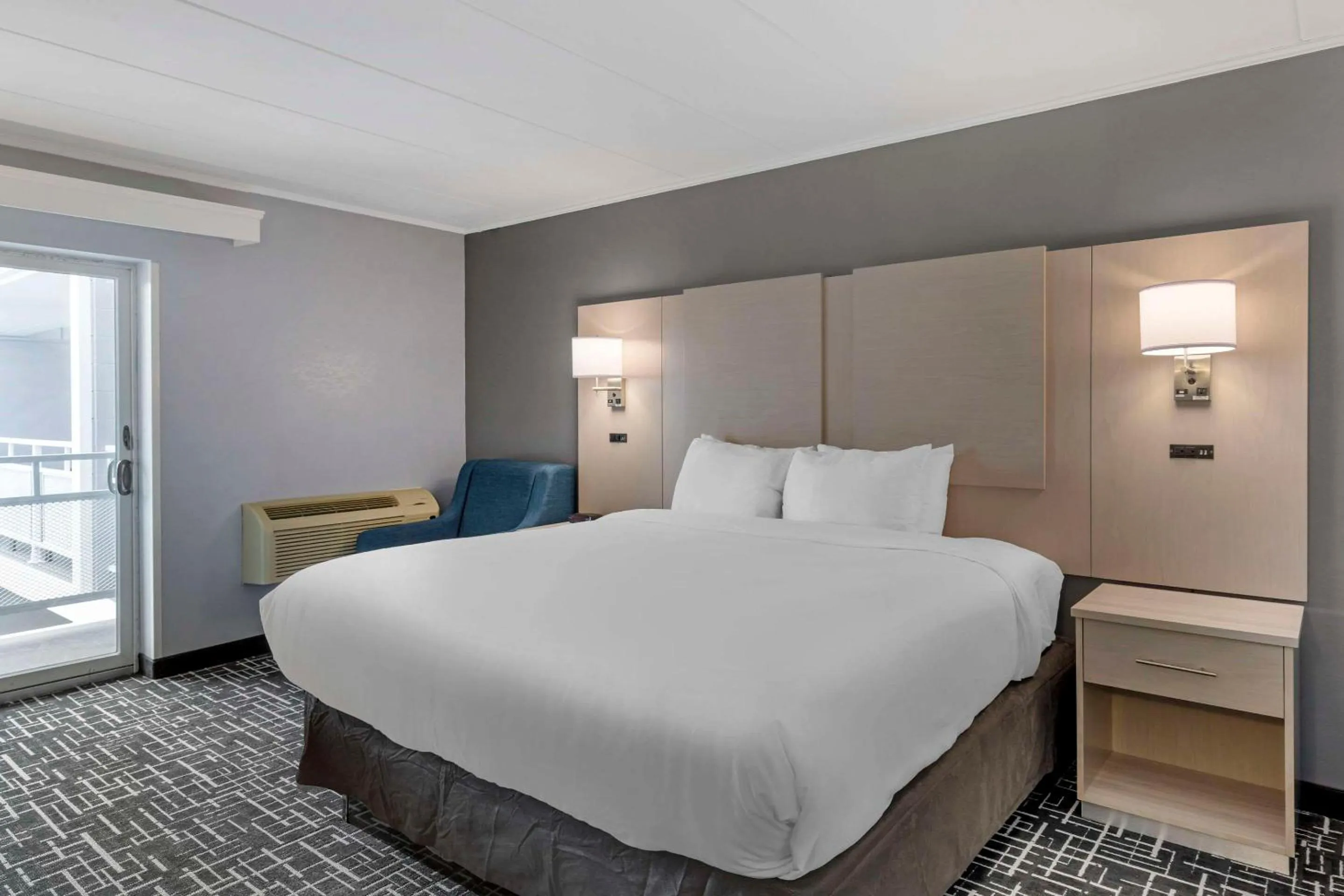 King Room - Accessible/Non-Smoking in Comfort Inn Hyannis - Cape Cod
