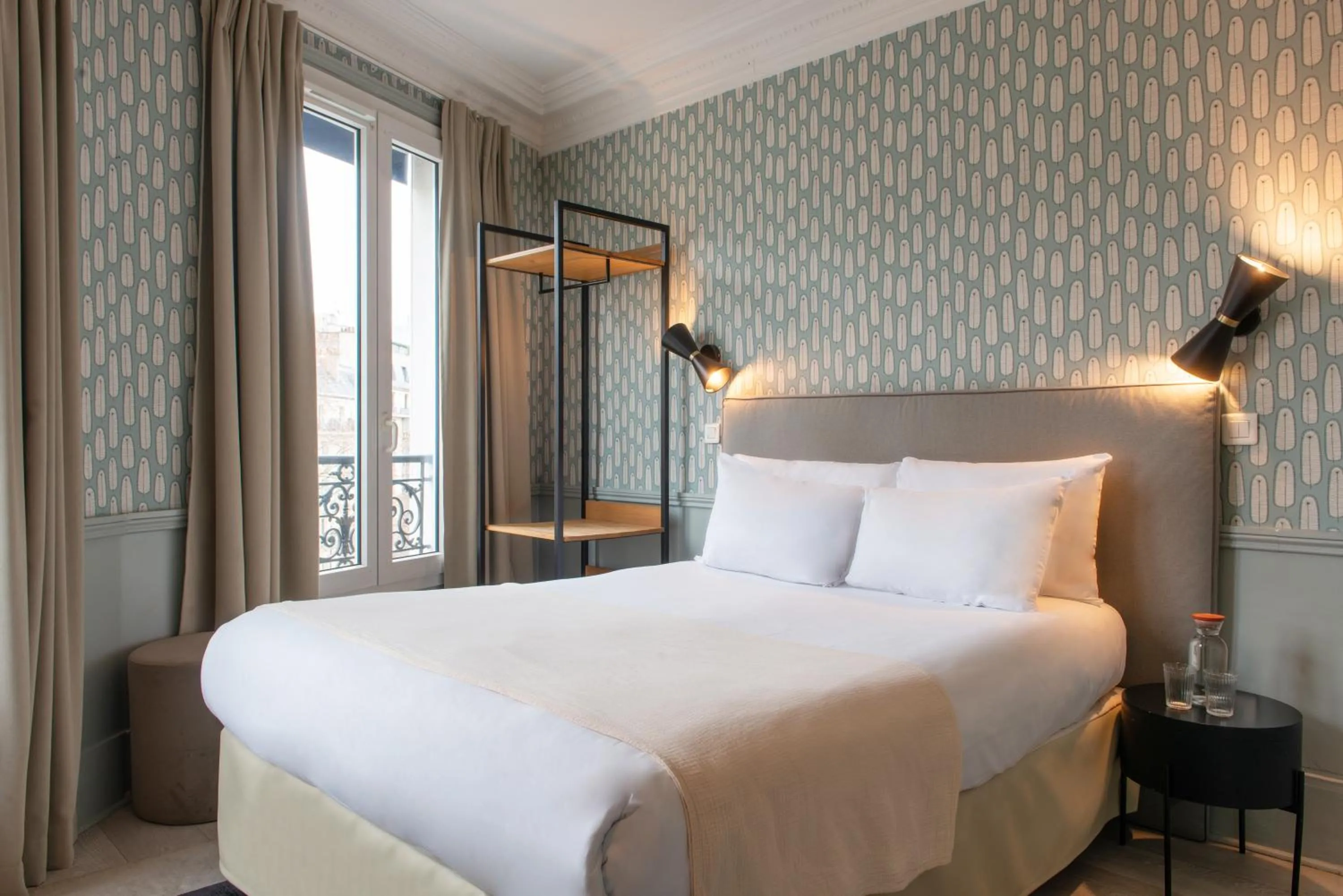 Double Room with Street View in Hôtel Avama Prony