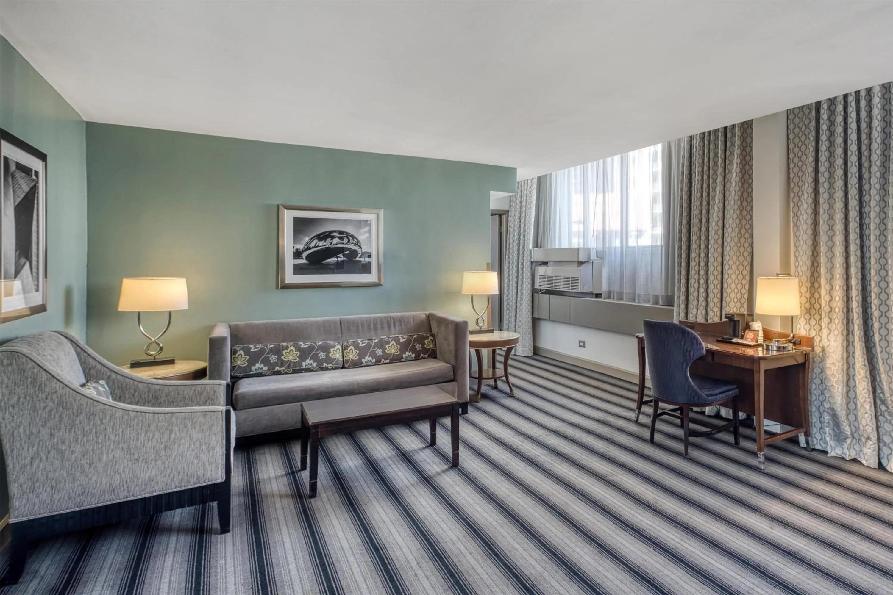 King Suite in Best Western Chicago Downtown-River North