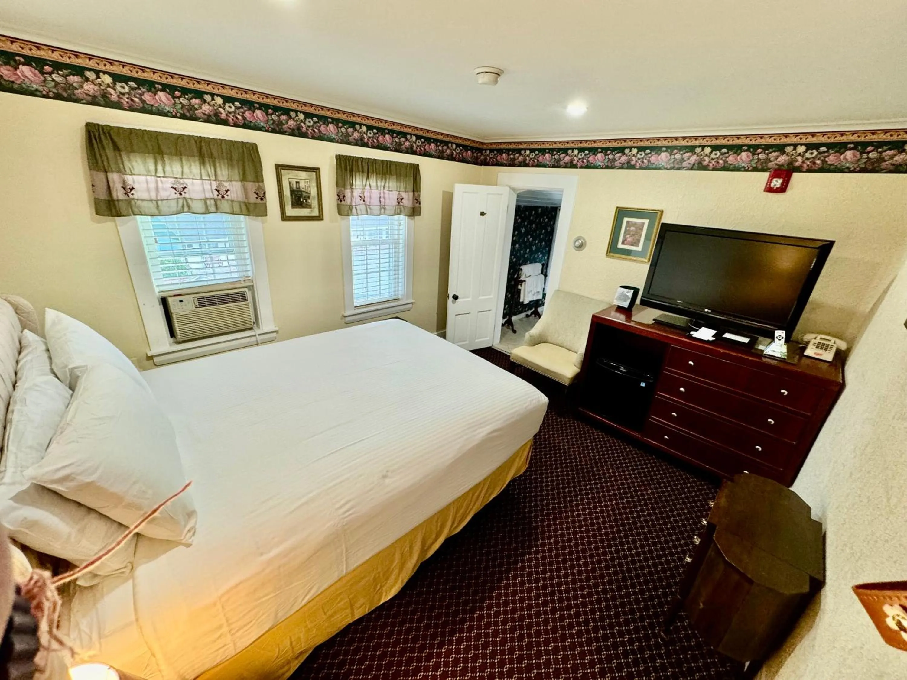 Historic Inn Room in Merrill Farm Inn