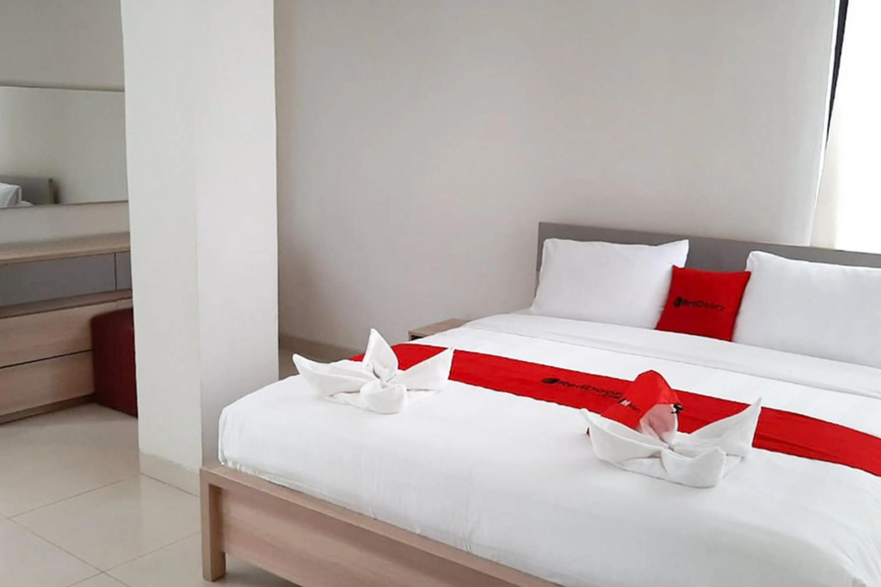 Double Room in RedDoorz Plus @ Bitung City Center