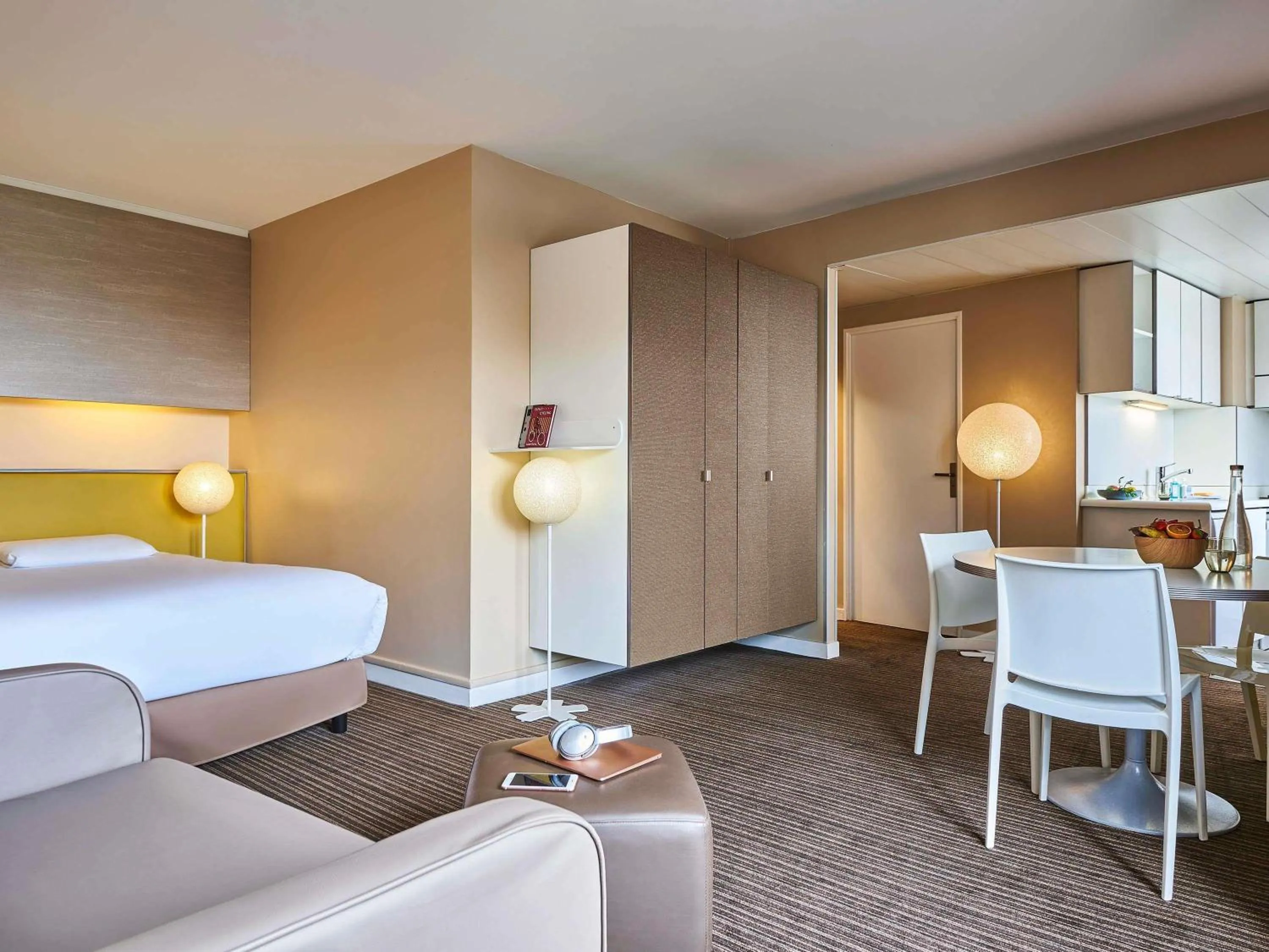 Apartment with One Double Bed and Sofa Bed in AppartHotel Mercure Paris Boulogne